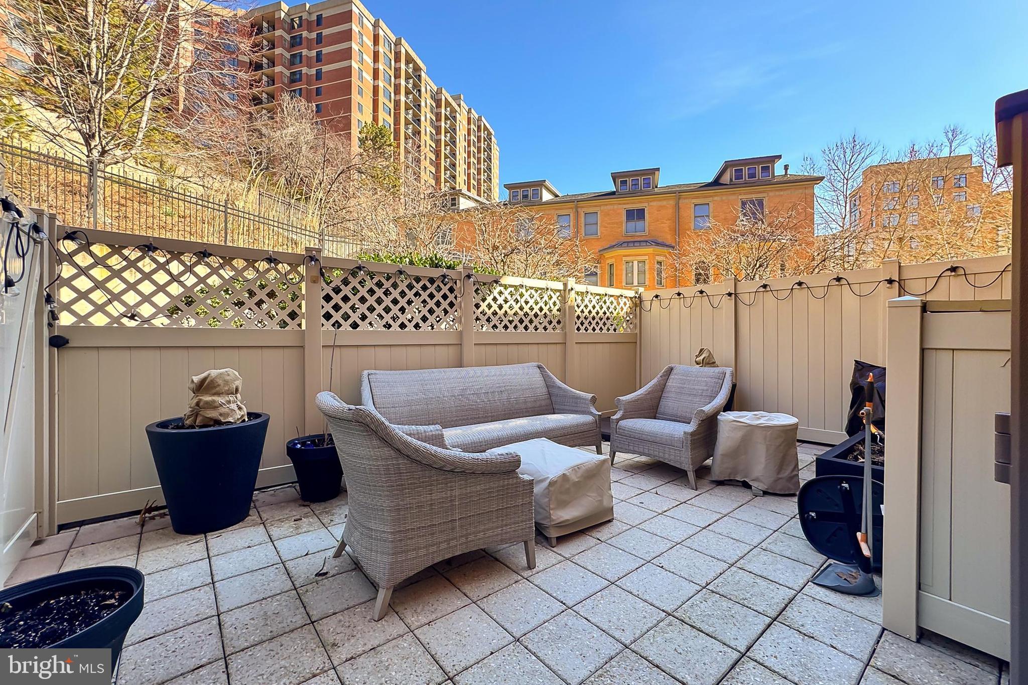 VISTA ON COURTHOUSE - Residential