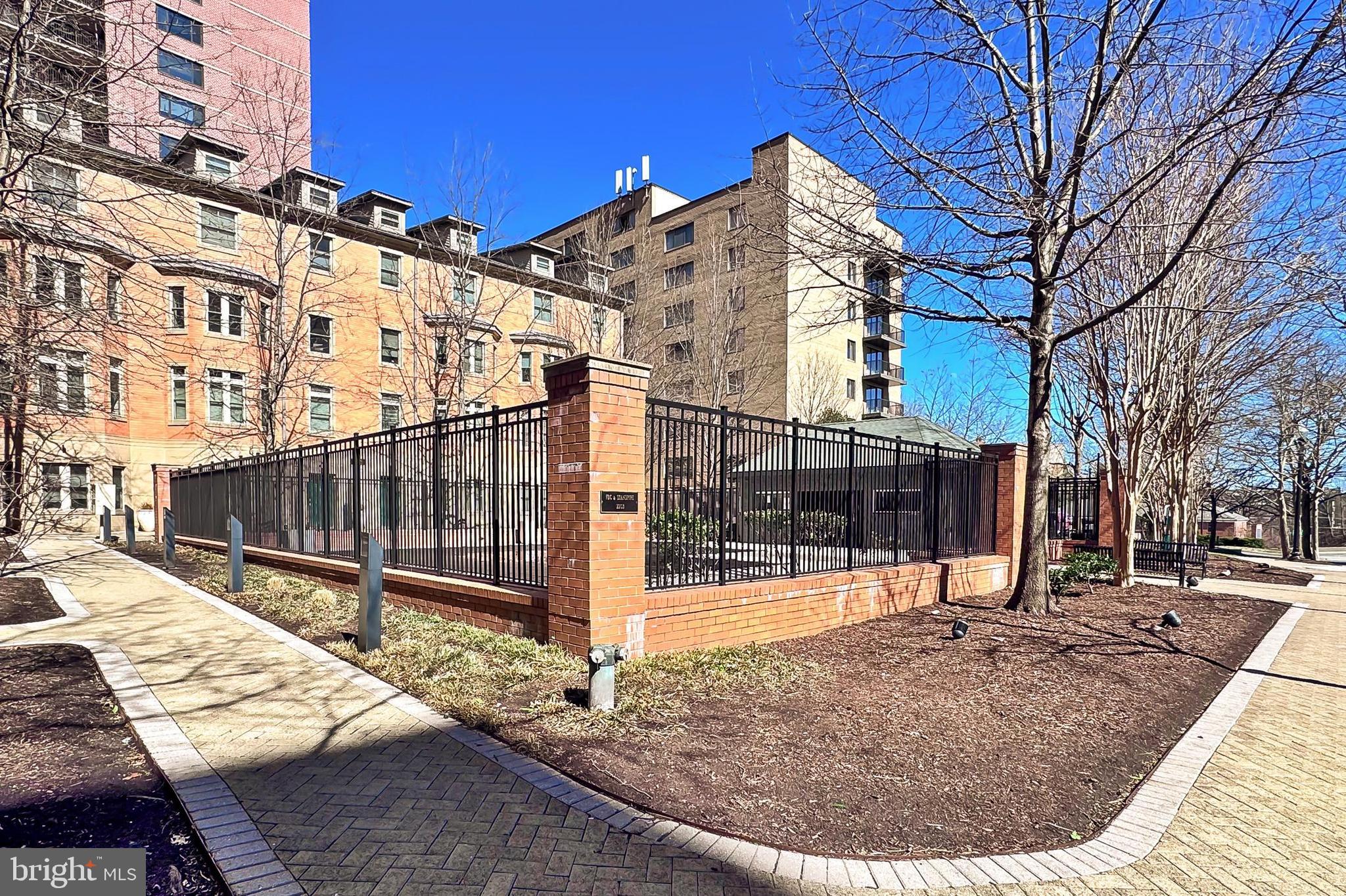 VISTA ON COURTHOUSE - Residential