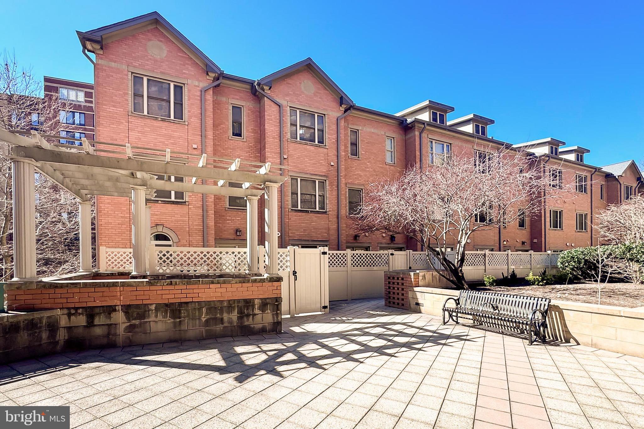VISTA ON COURTHOUSE - Residential
