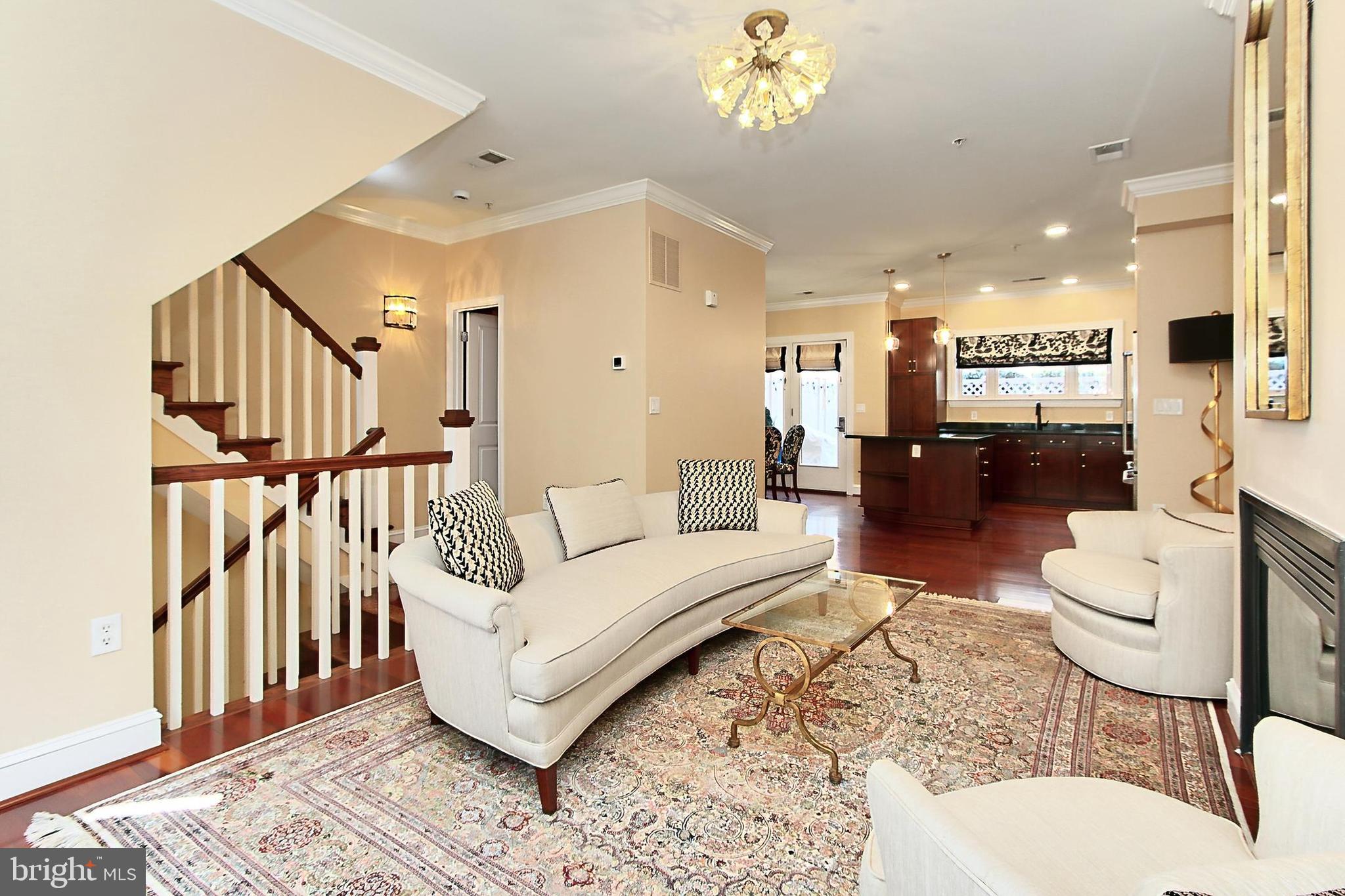 VISTA ON COURTHOUSE - Residential