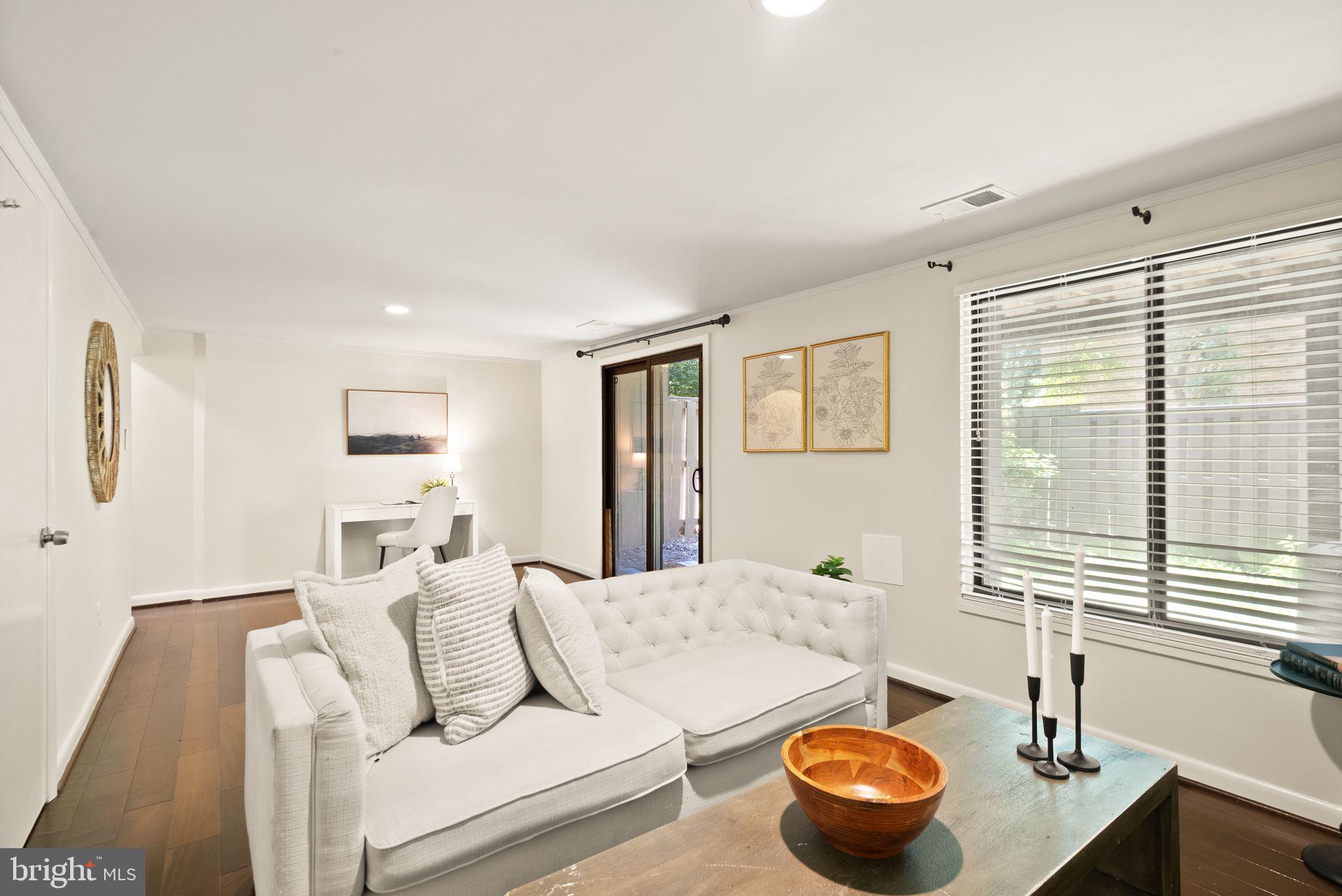 RESTON - Residential