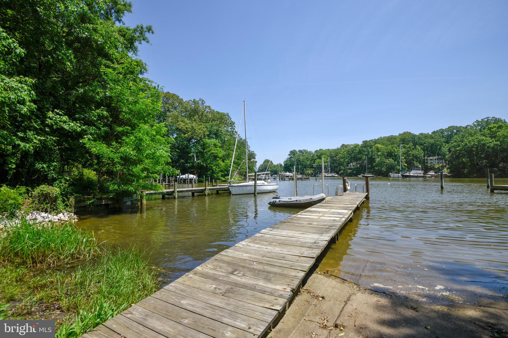 ANNAPOLIS ROADS - Residential