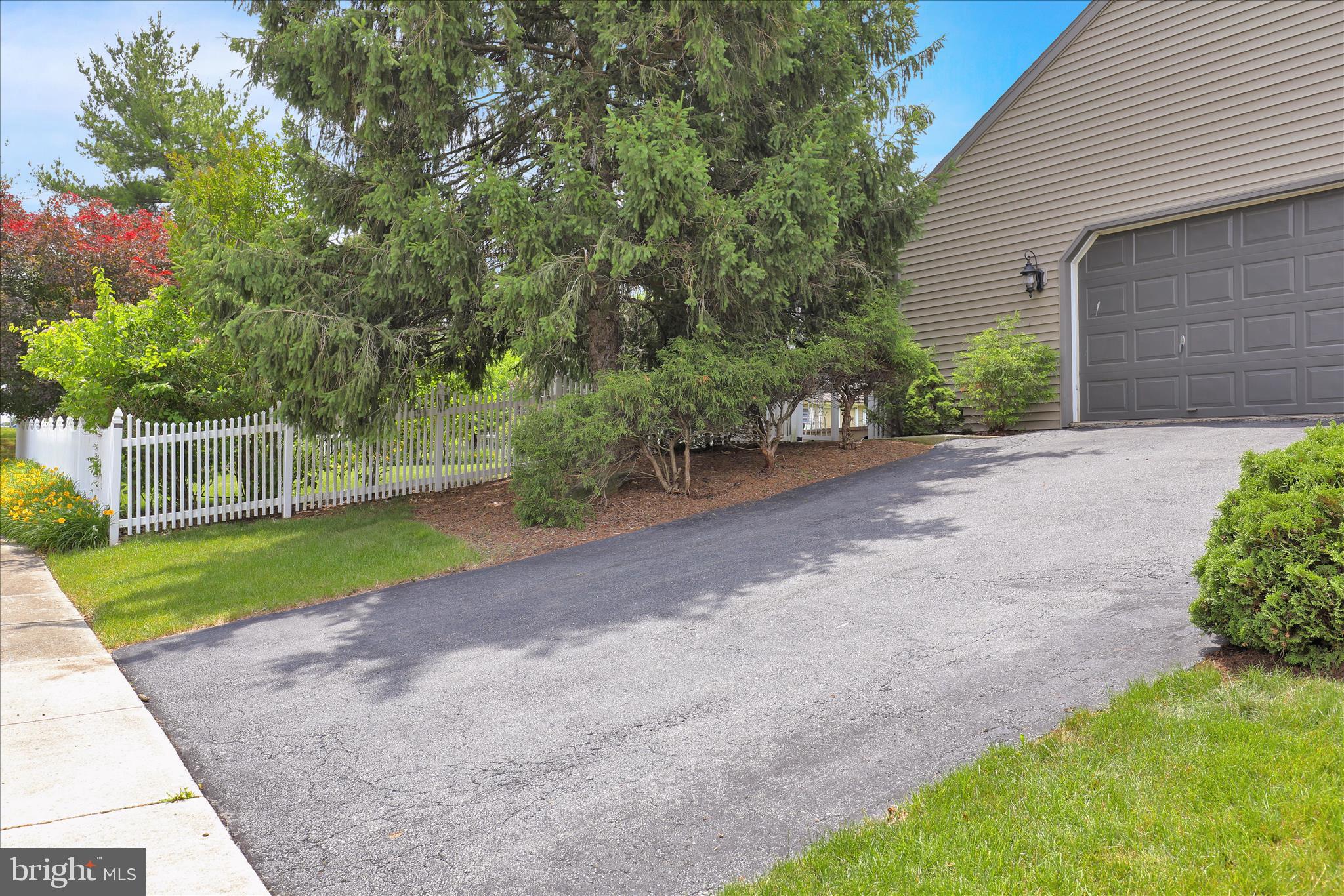 COLONY PARK - Residential