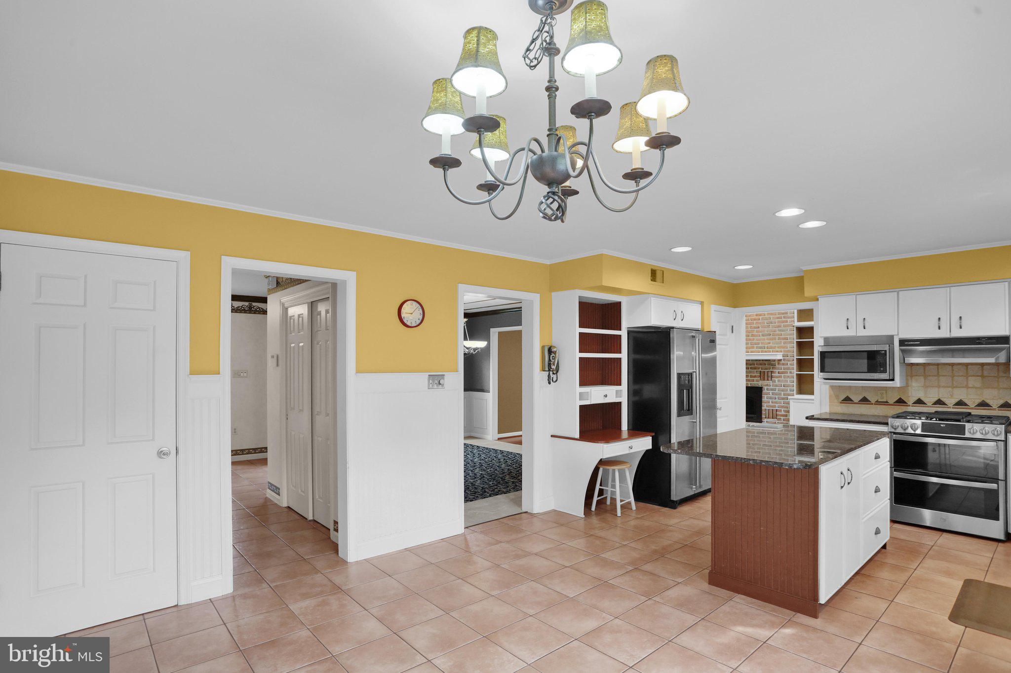 COLONY PARK - Residential