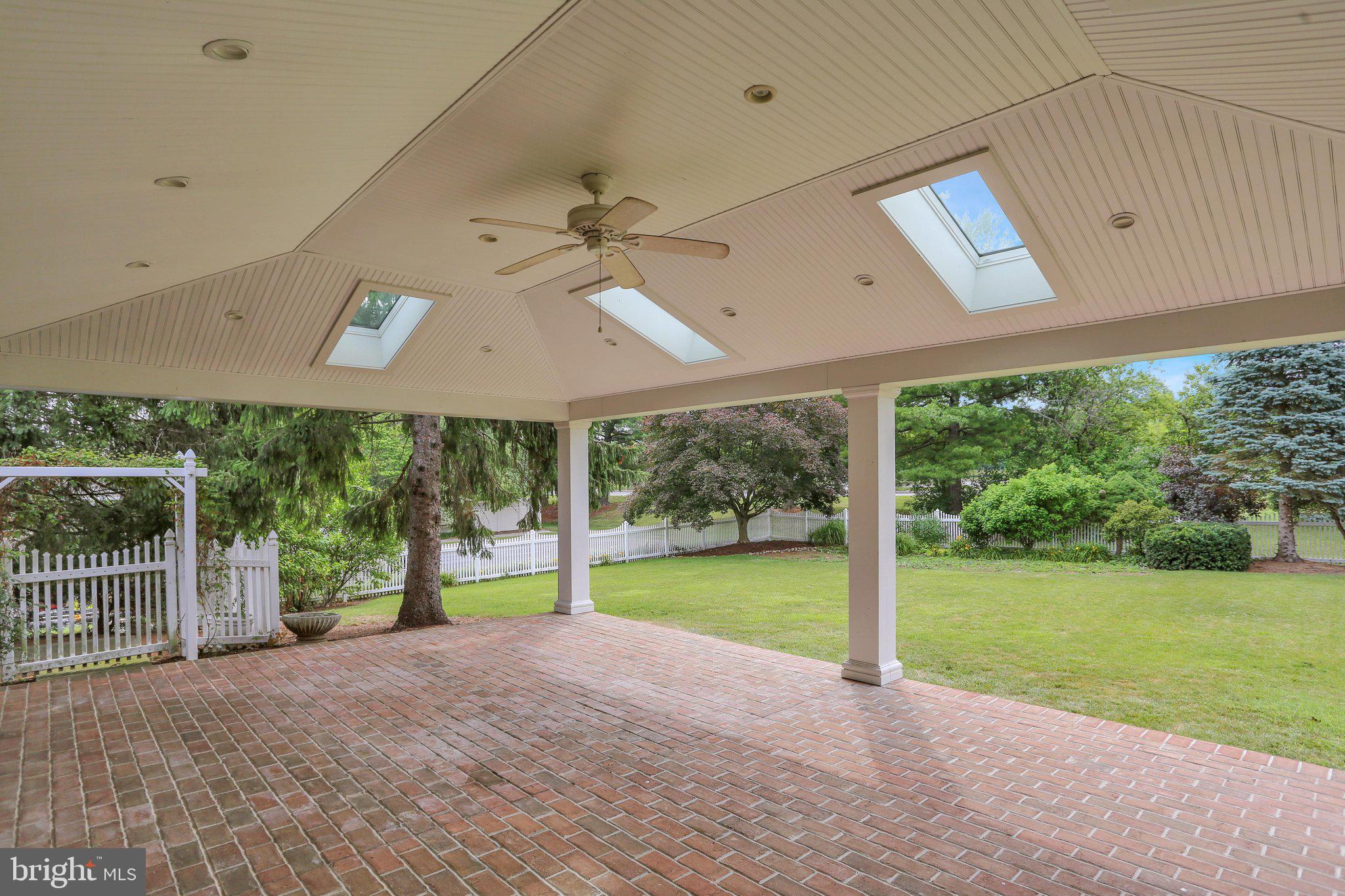 COLONY PARK - Residential