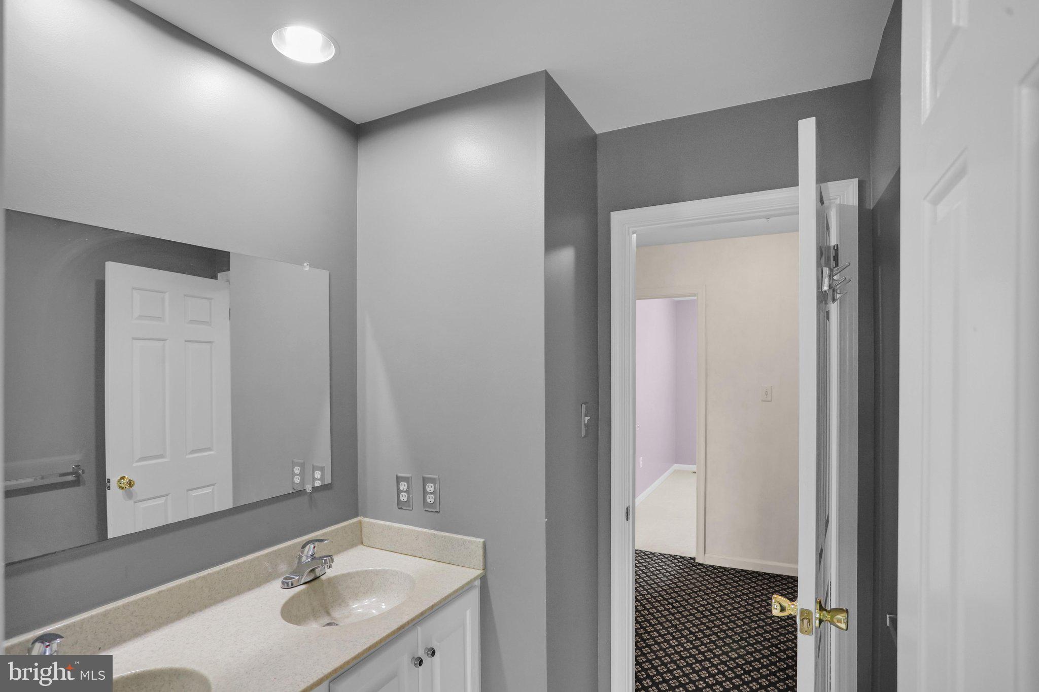 COLONY PARK - Residential