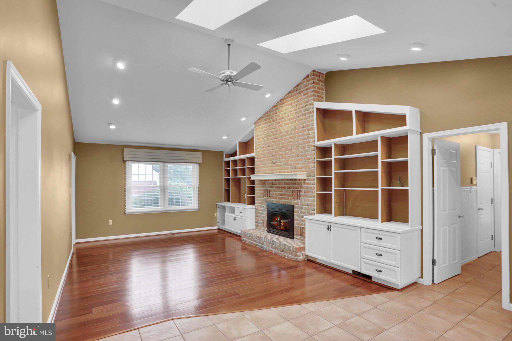 COLONY PARK - Residential