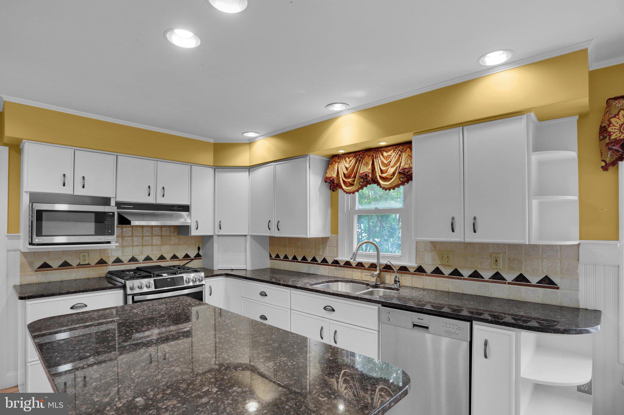 COLONY PARK - Residential