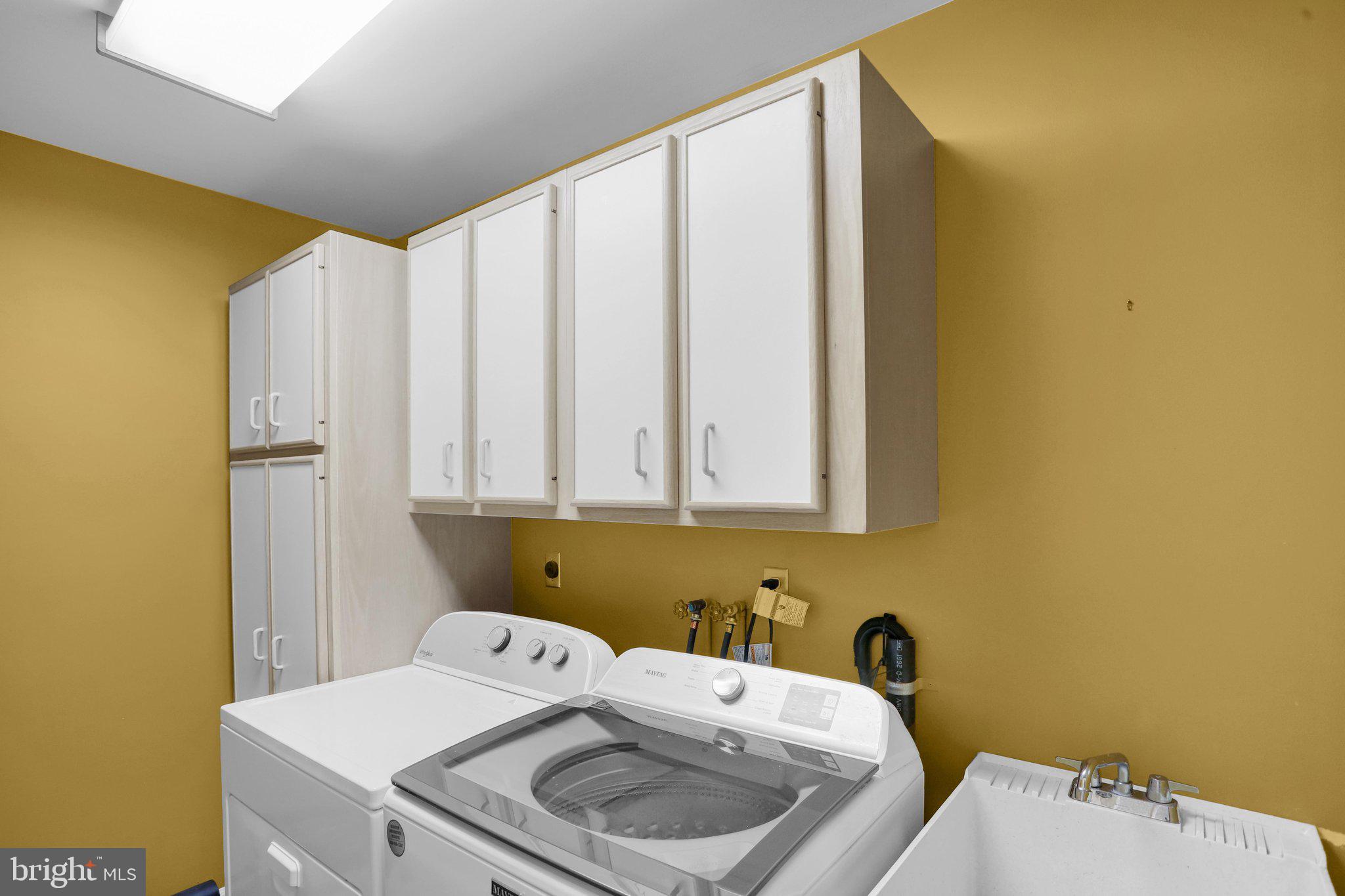COLONY PARK - Residential