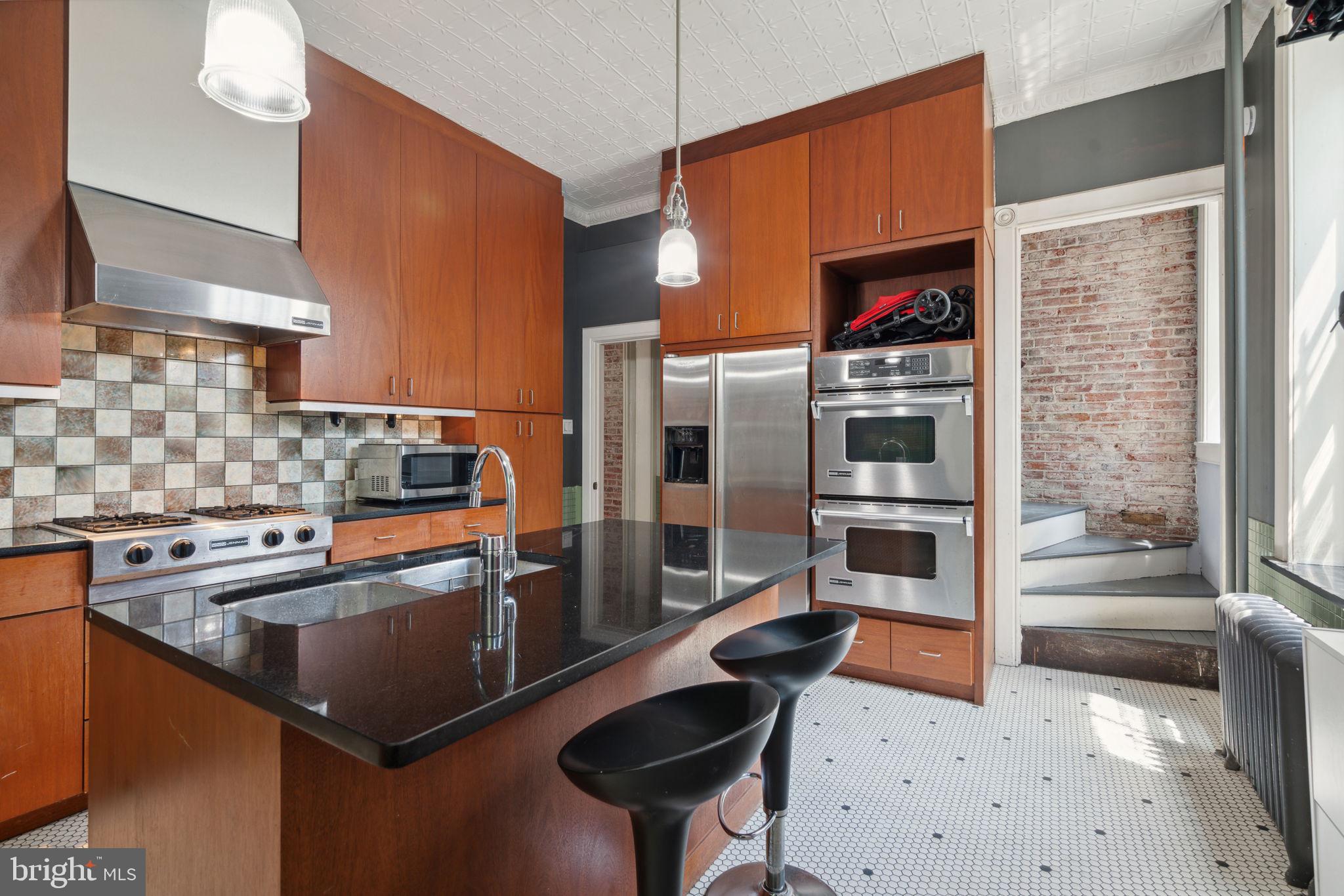 FAIRMOUNT - Residential