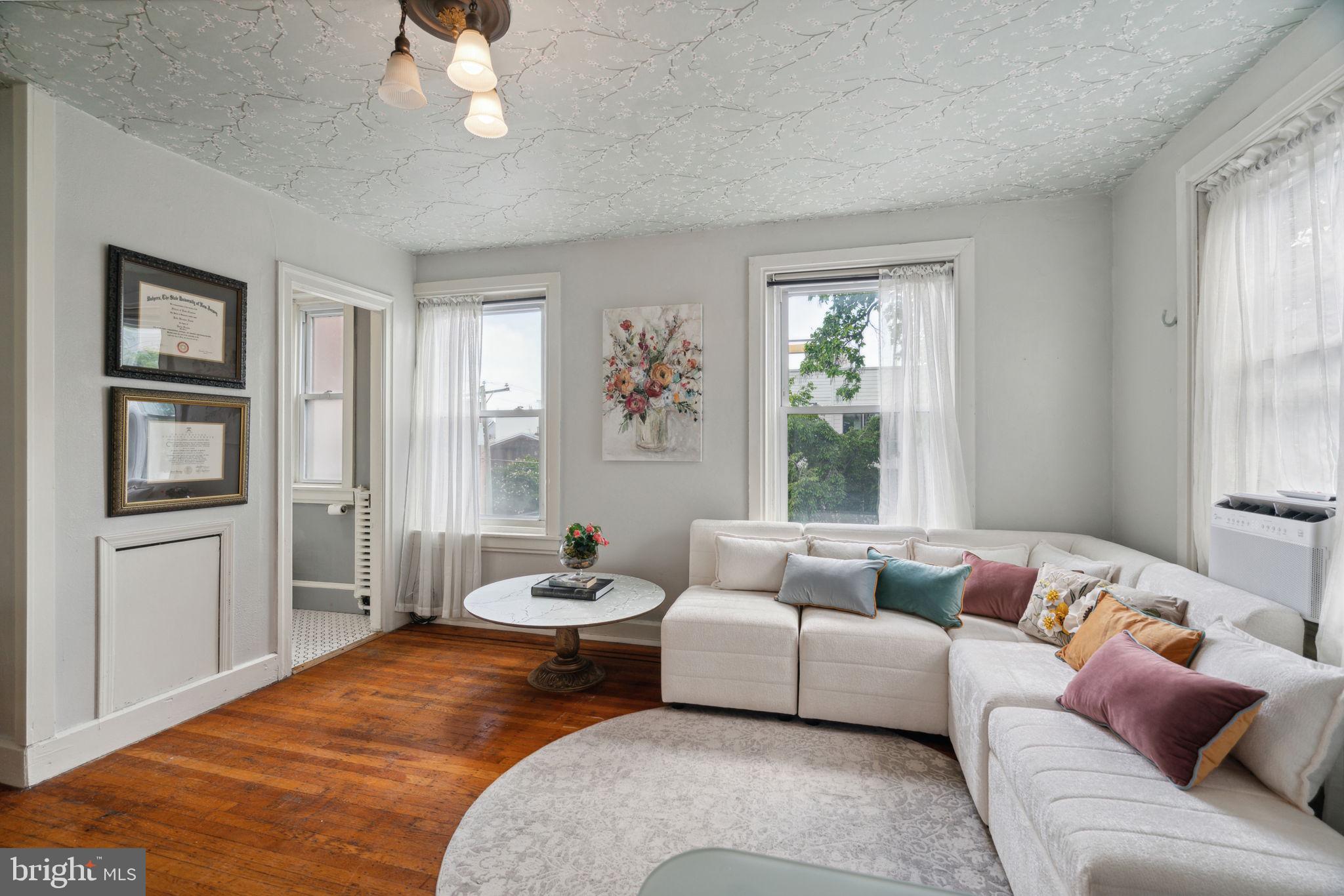 FAIRMOUNT - Residential