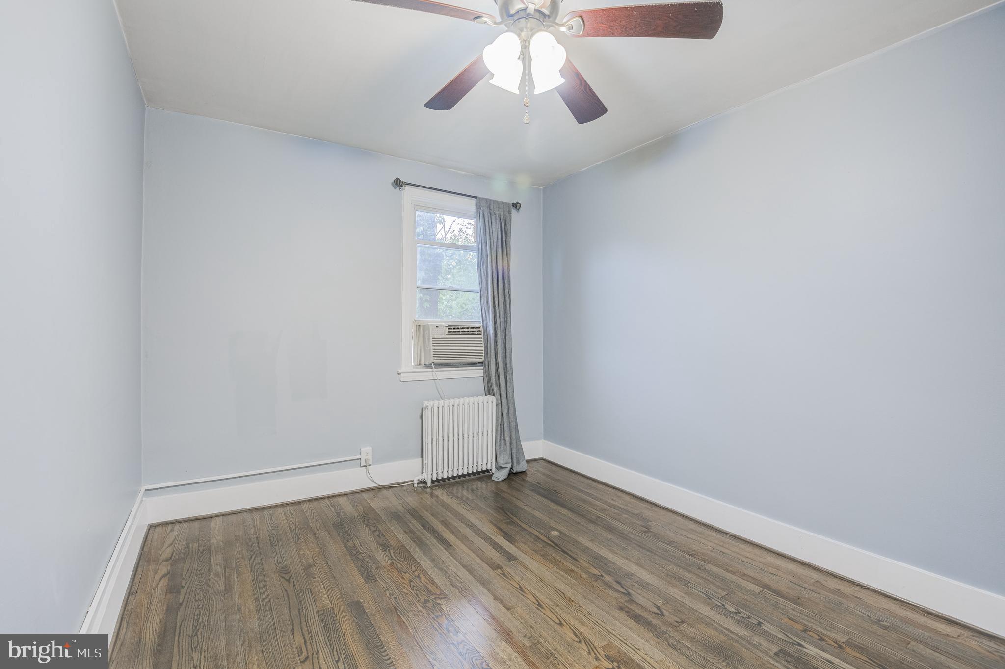 GLEN OAKS - Residential Lease