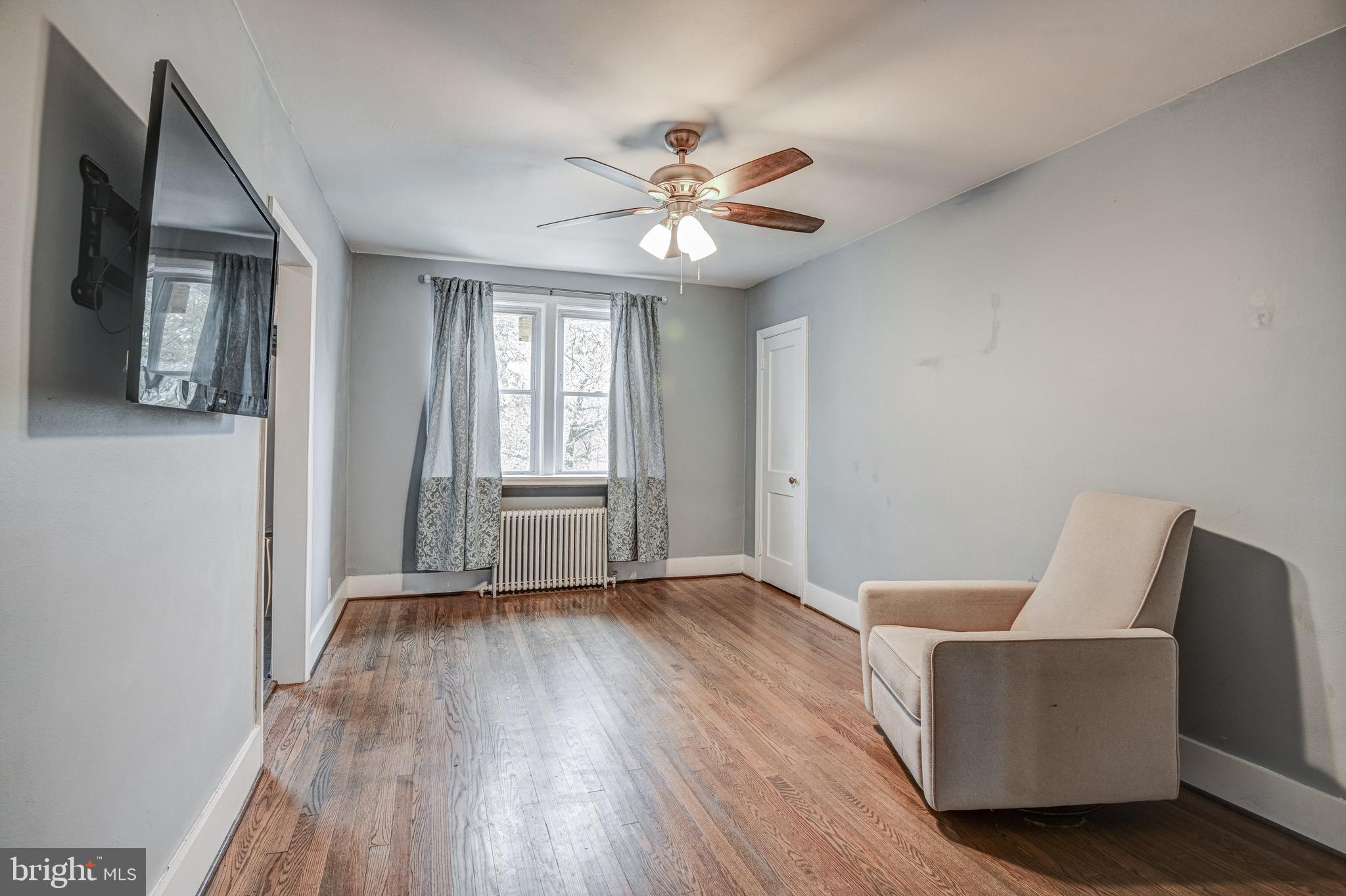 GLEN OAKS - Residential Lease