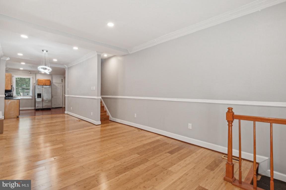 MILL HILL - Residential