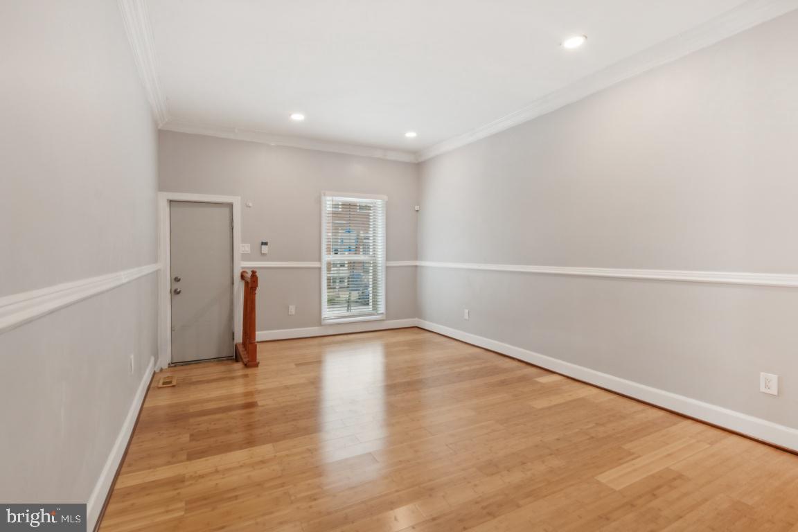 MILL HILL - Residential
