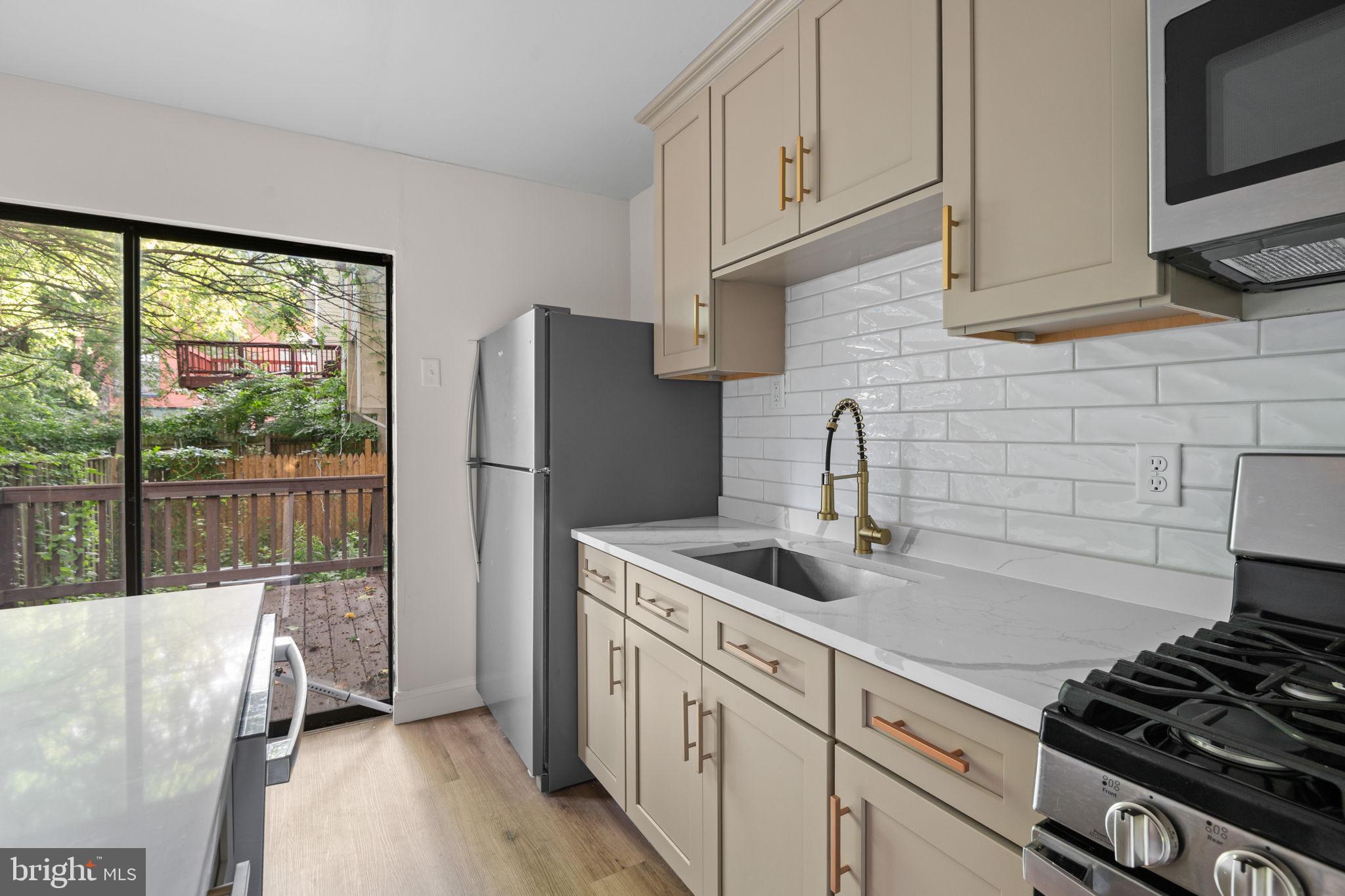 CAMDEN CROSSING - Residential