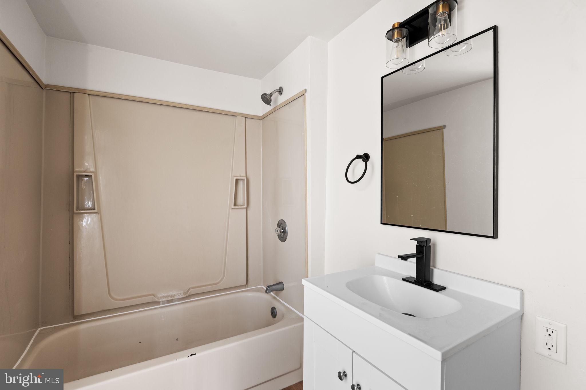 CAMDEN CROSSING - Residential