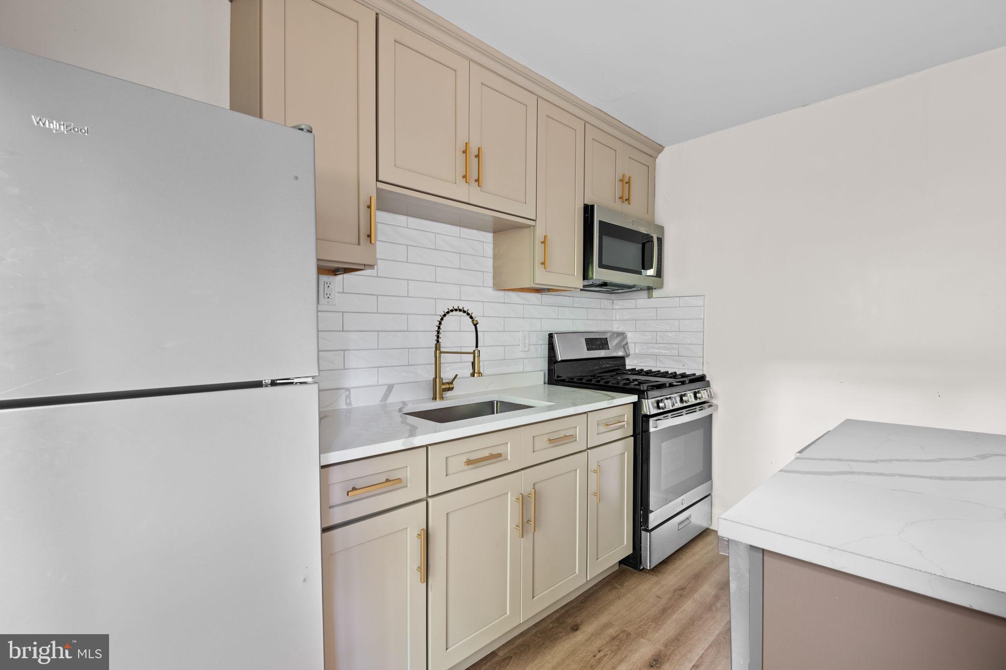 CAMDEN CROSSING - Residential