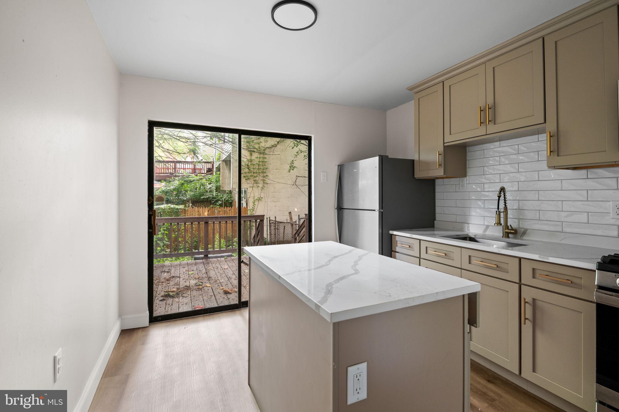 CAMDEN CROSSING - Residential