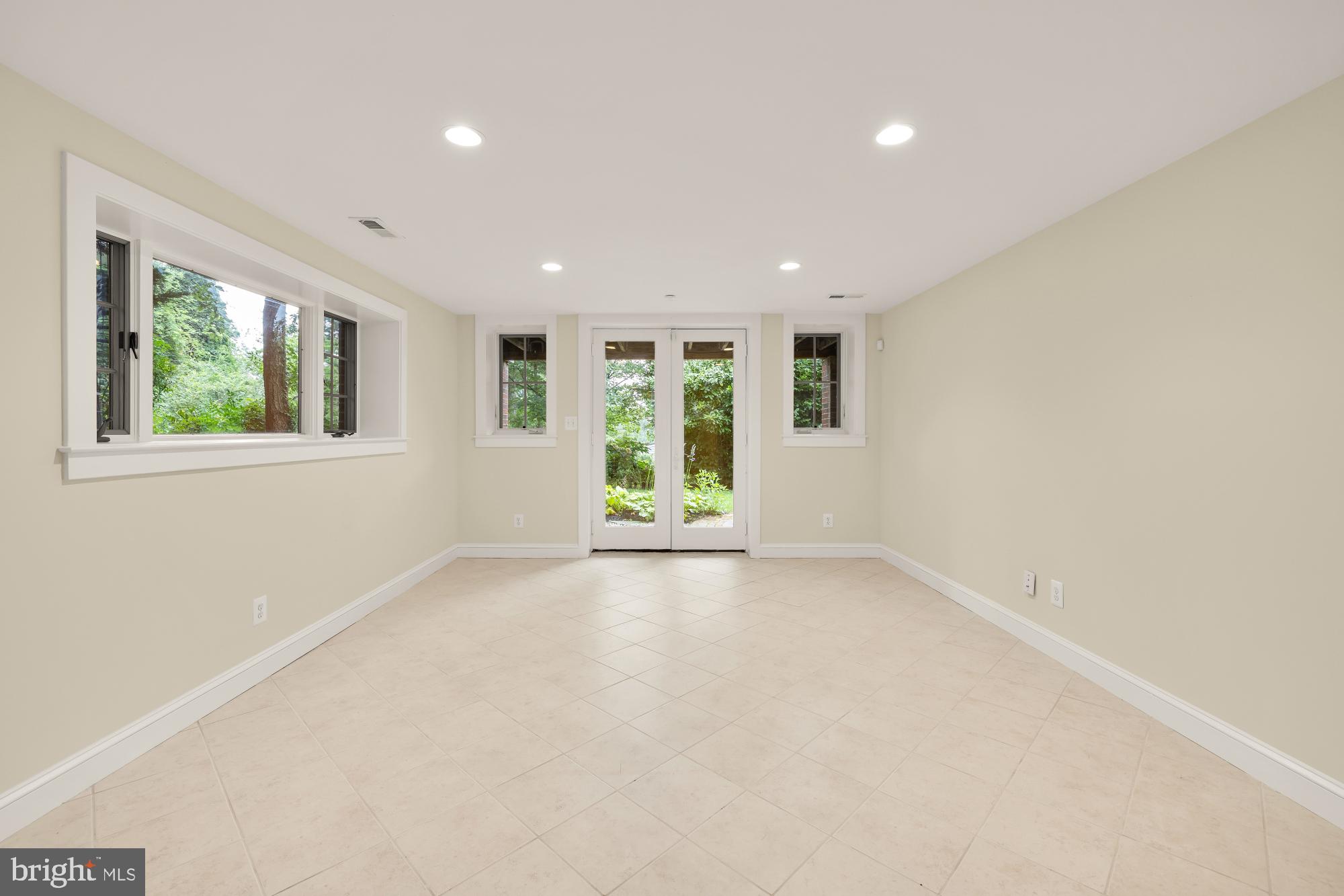 AURORA HILLS - Residential