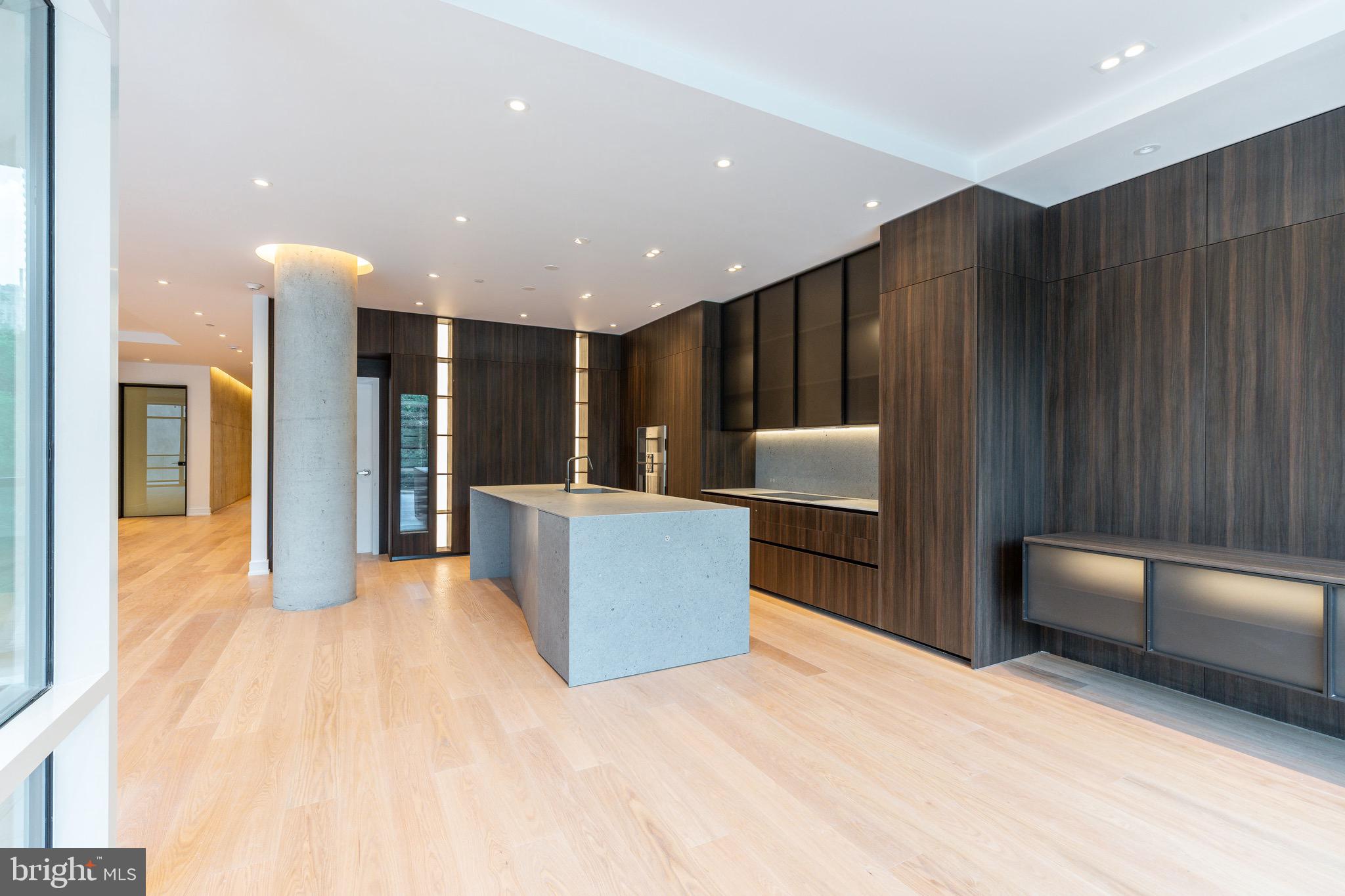 WASHINGTON SQ - Residential