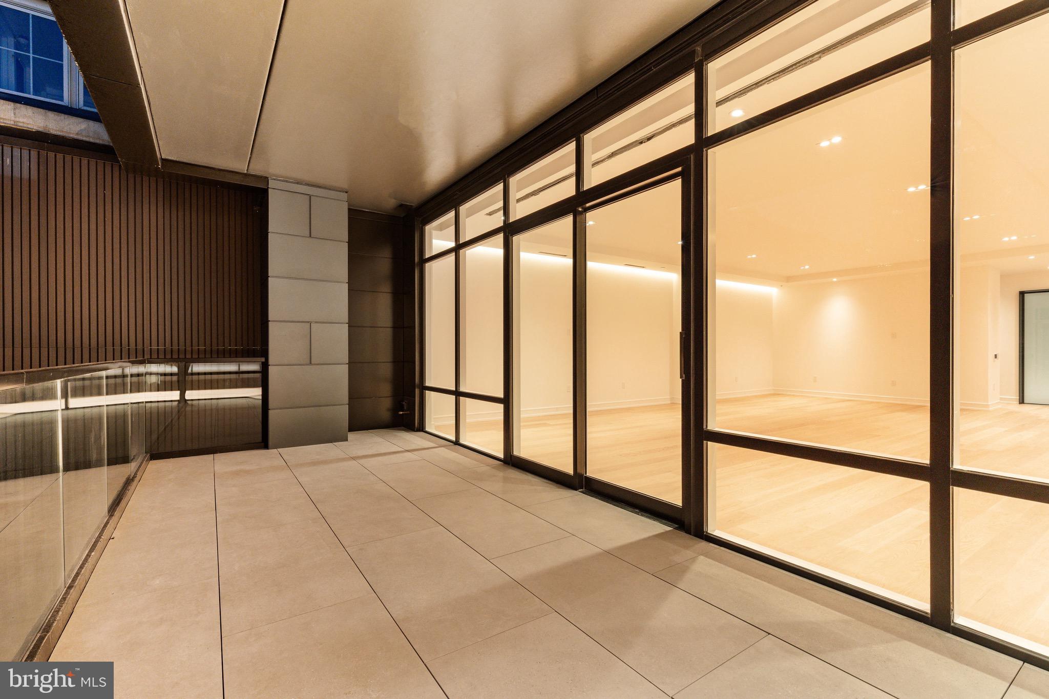 WASHINGTON SQ - Residential