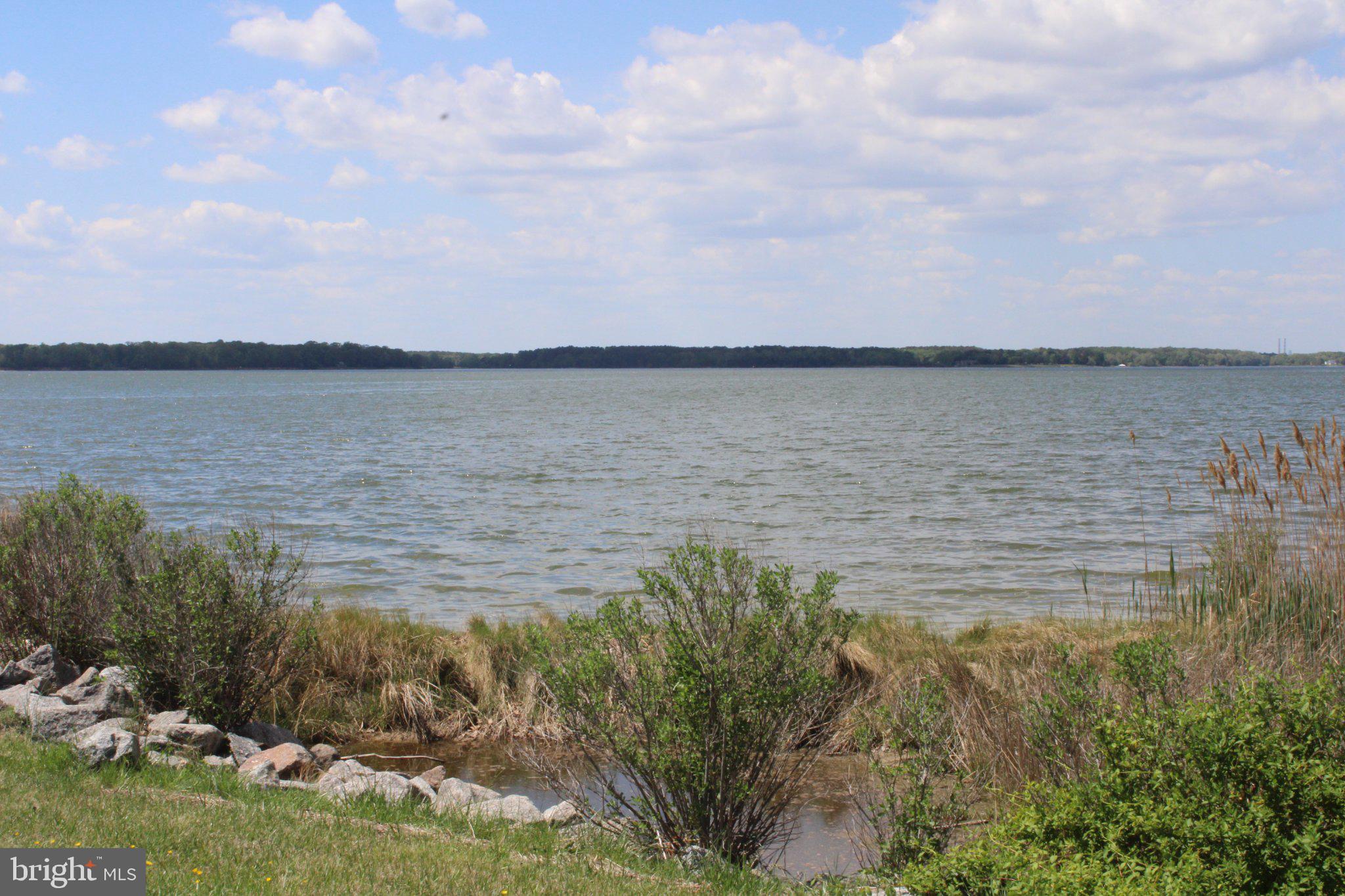 LONGVIEW BEACH - Residential