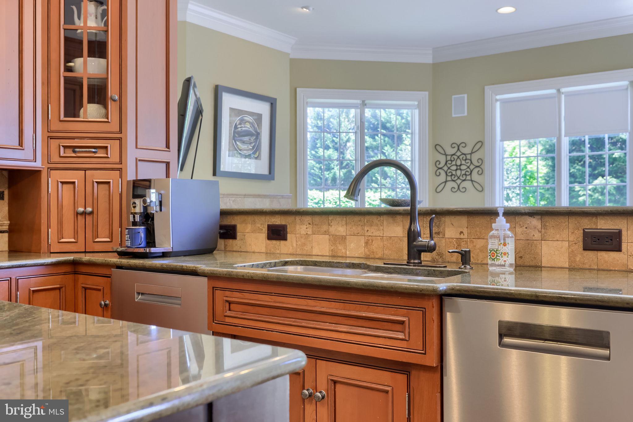 WELLESLEY MANOR - Residential