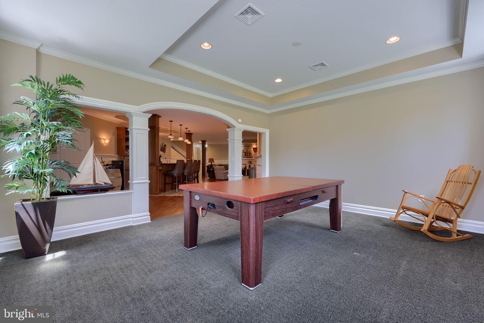 WELLESLEY MANOR - Residential