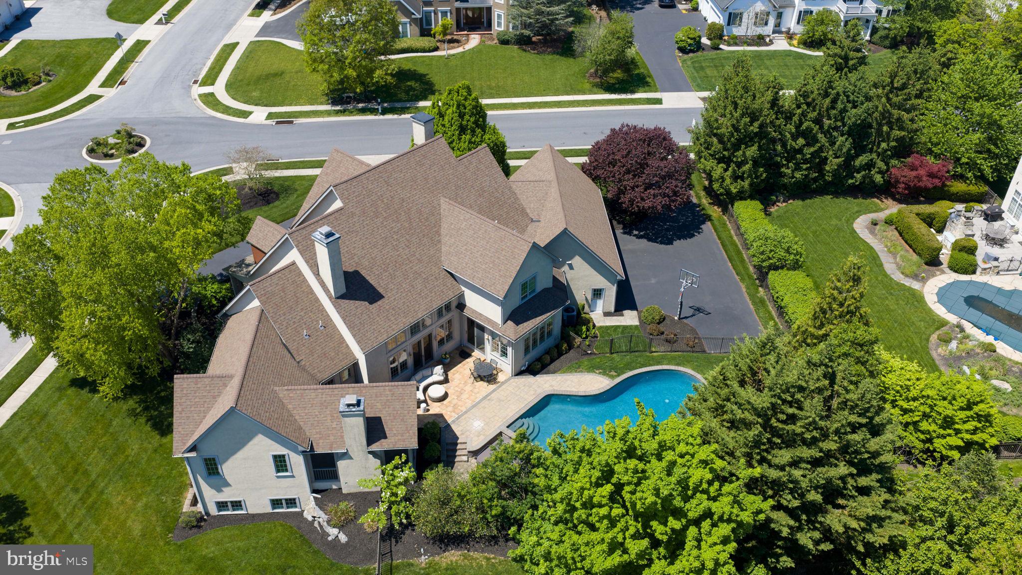 WELLESLEY MANOR - Residential