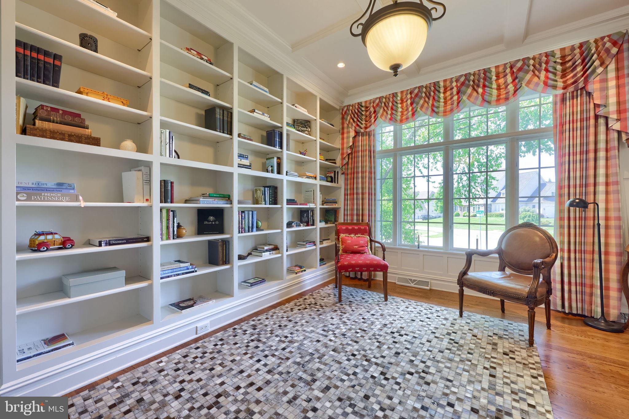 WELLESLEY MANOR - Residential