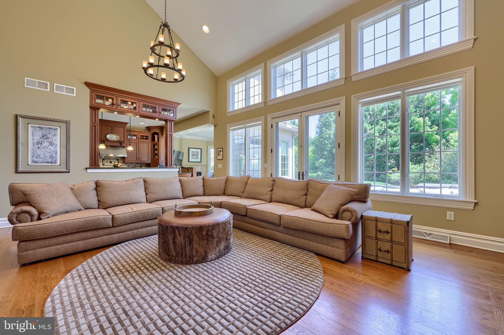 WELLESLEY MANOR - Residential