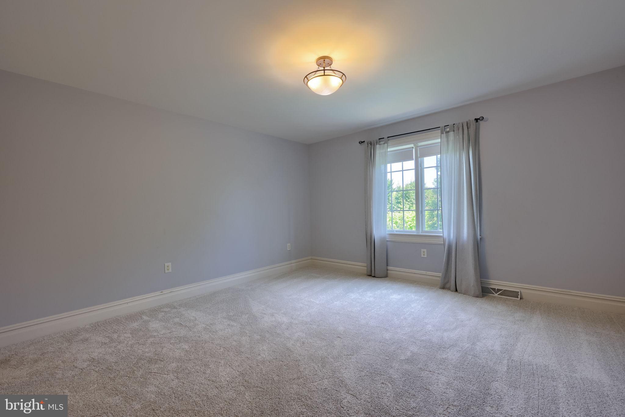WELLESLEY MANOR - Residential