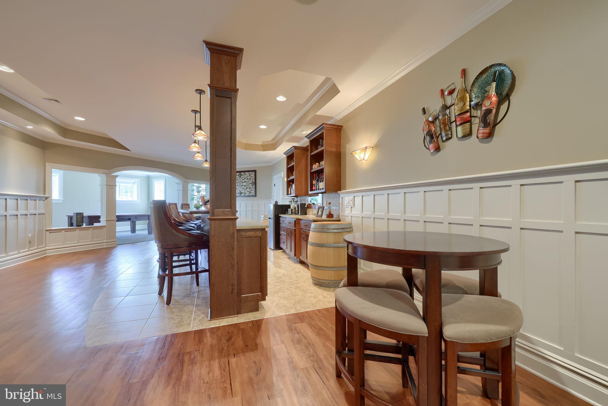 WELLESLEY MANOR - Residential