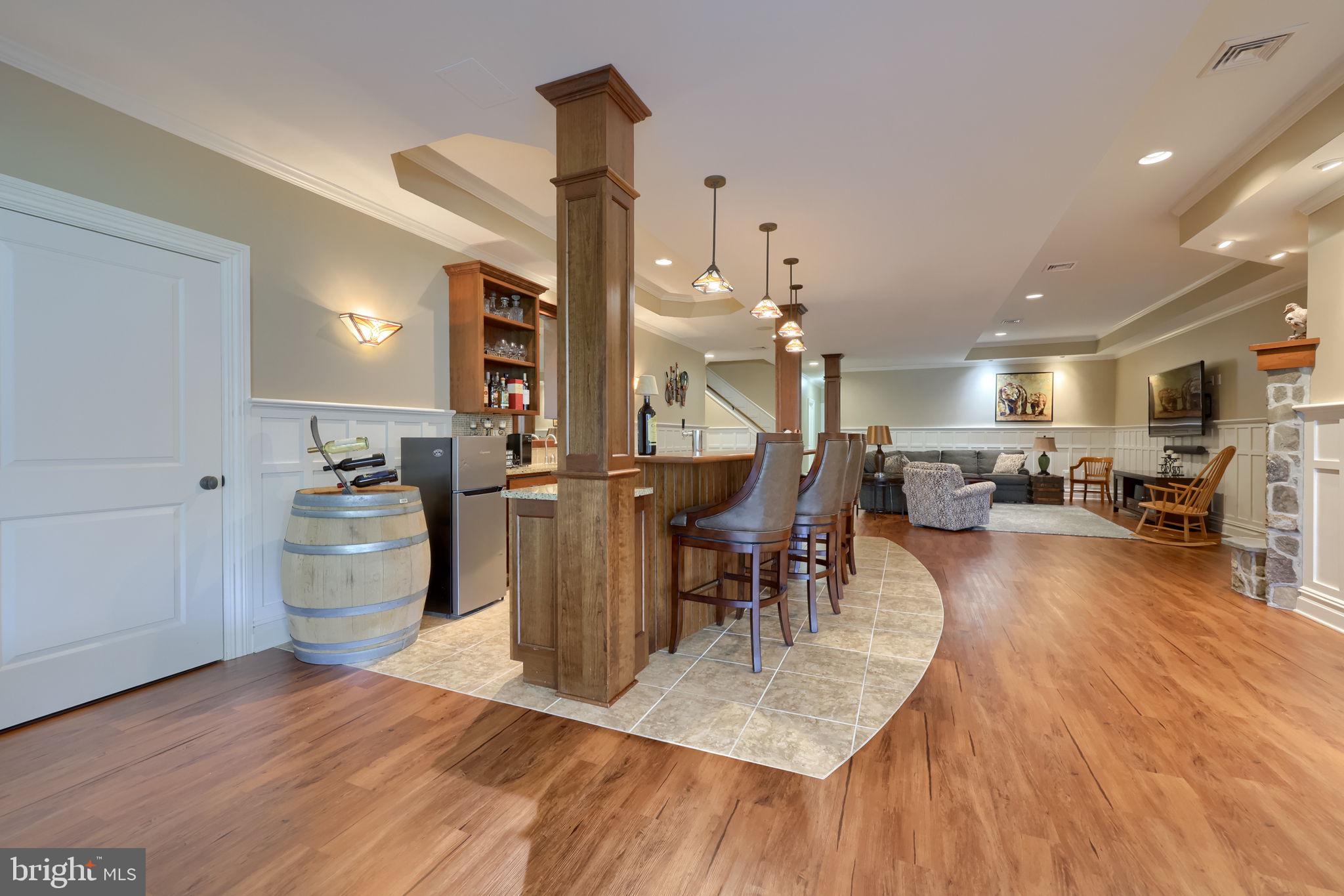 WELLESLEY MANOR - Residential