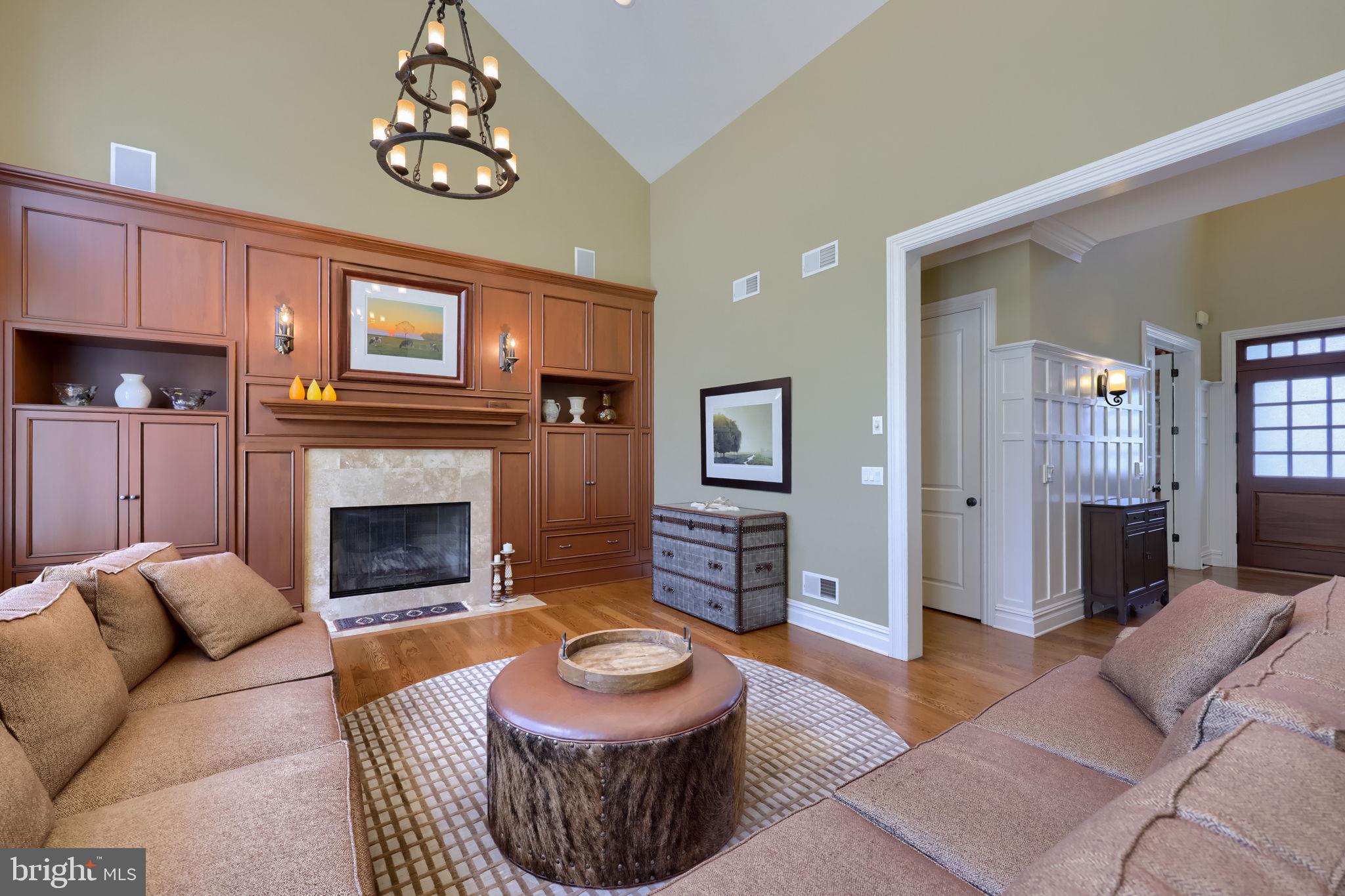 WELLESLEY MANOR - Residential
