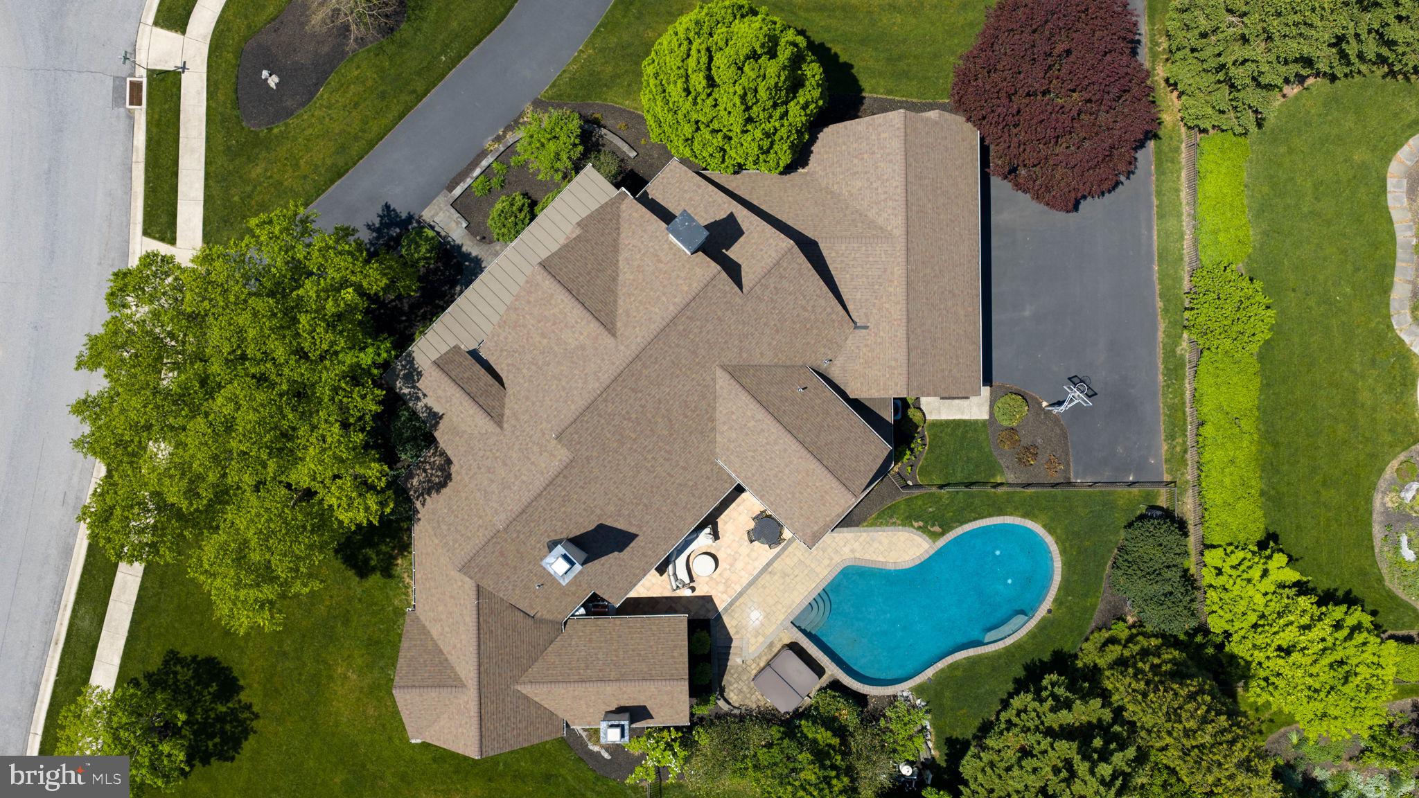 WELLESLEY MANOR - Residential