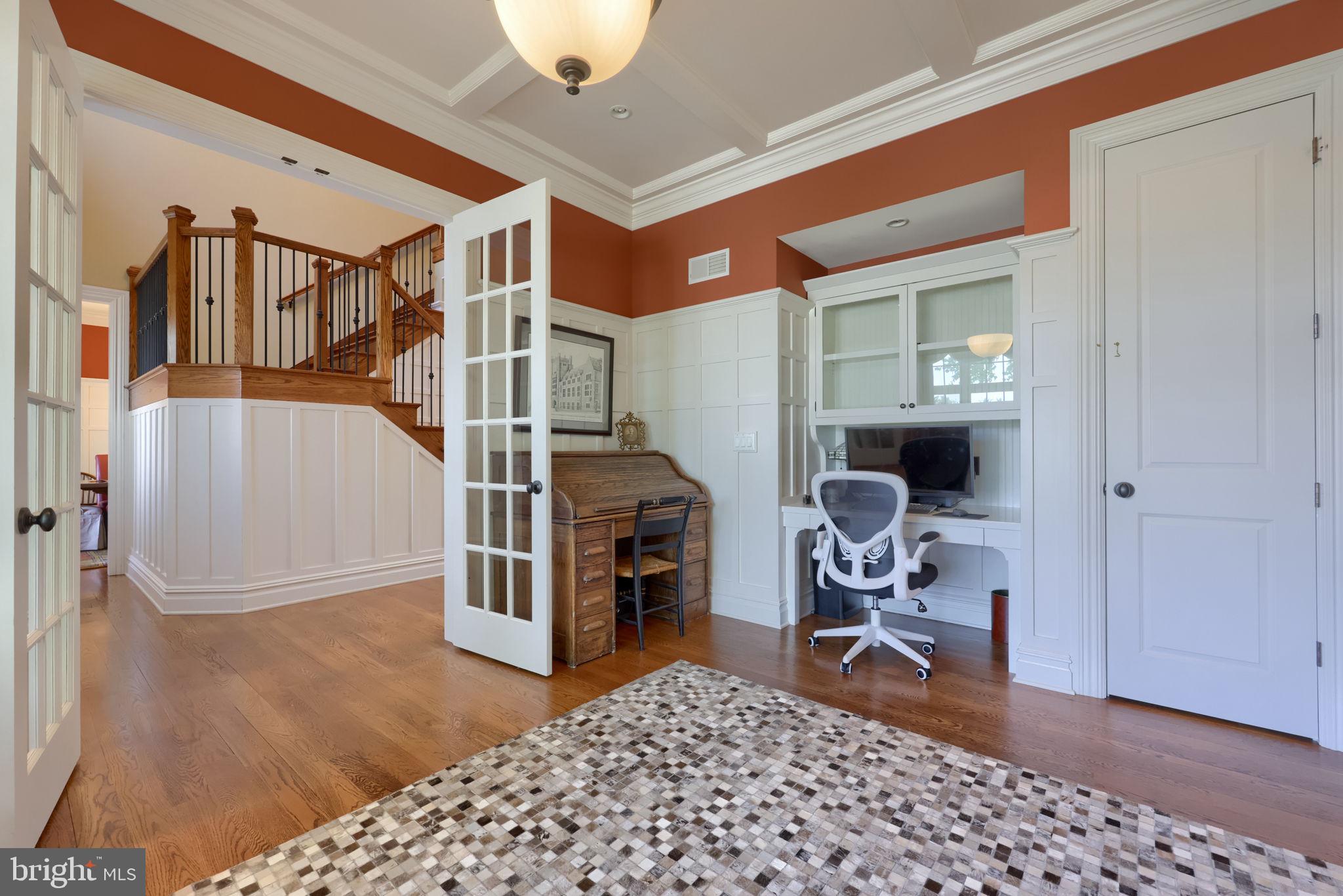 WELLESLEY MANOR - Residential