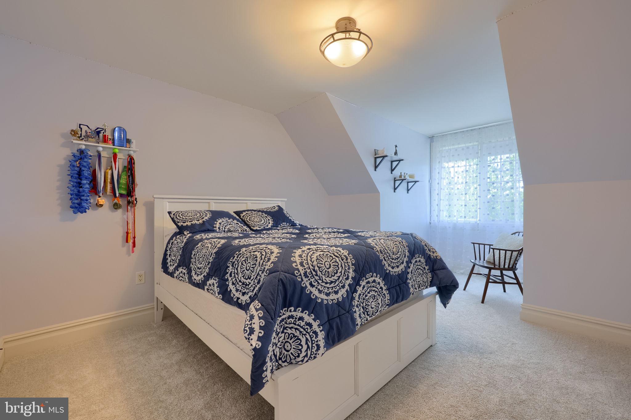 WELLESLEY MANOR - Residential