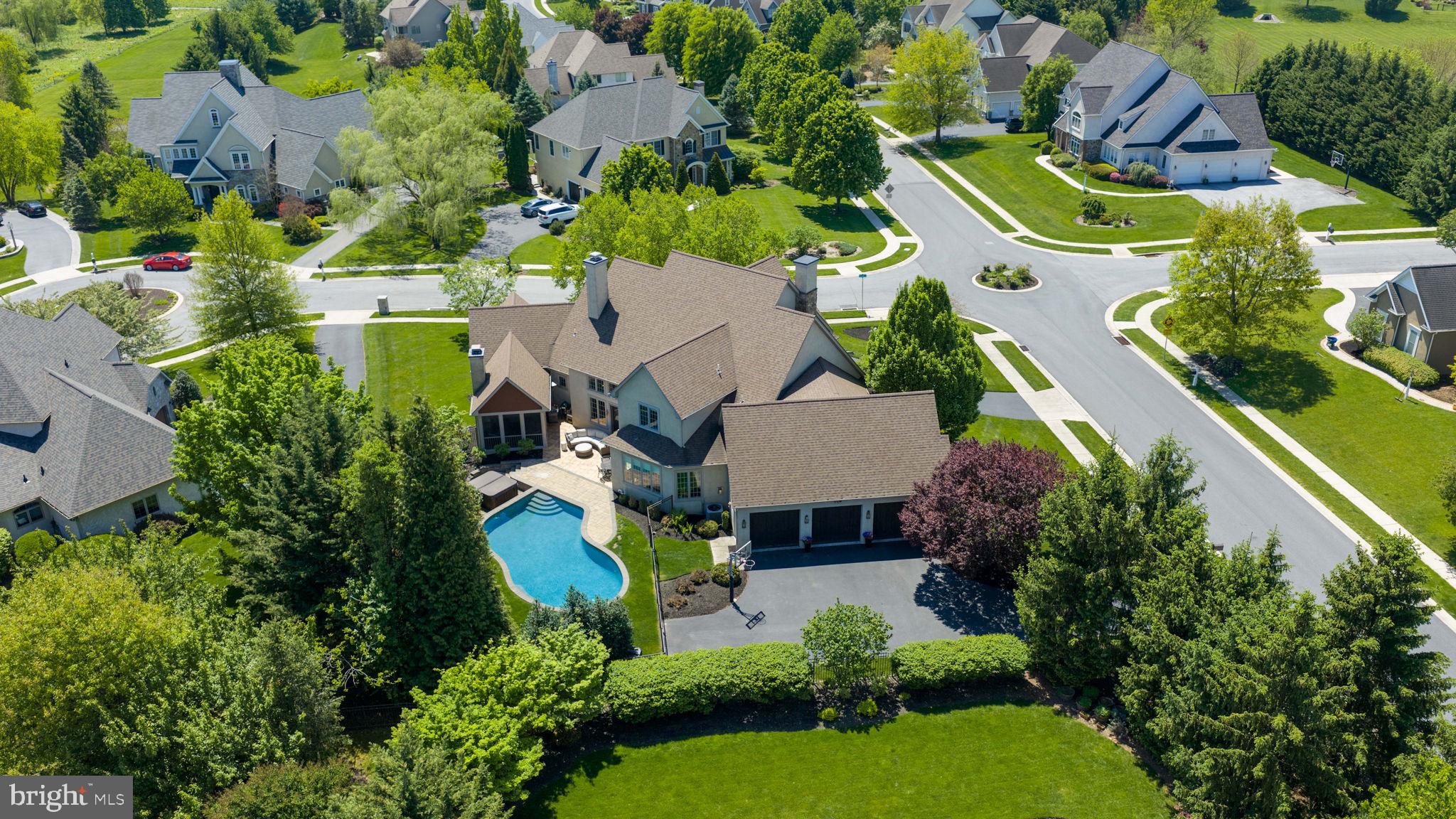 WELLESLEY MANOR - Residential