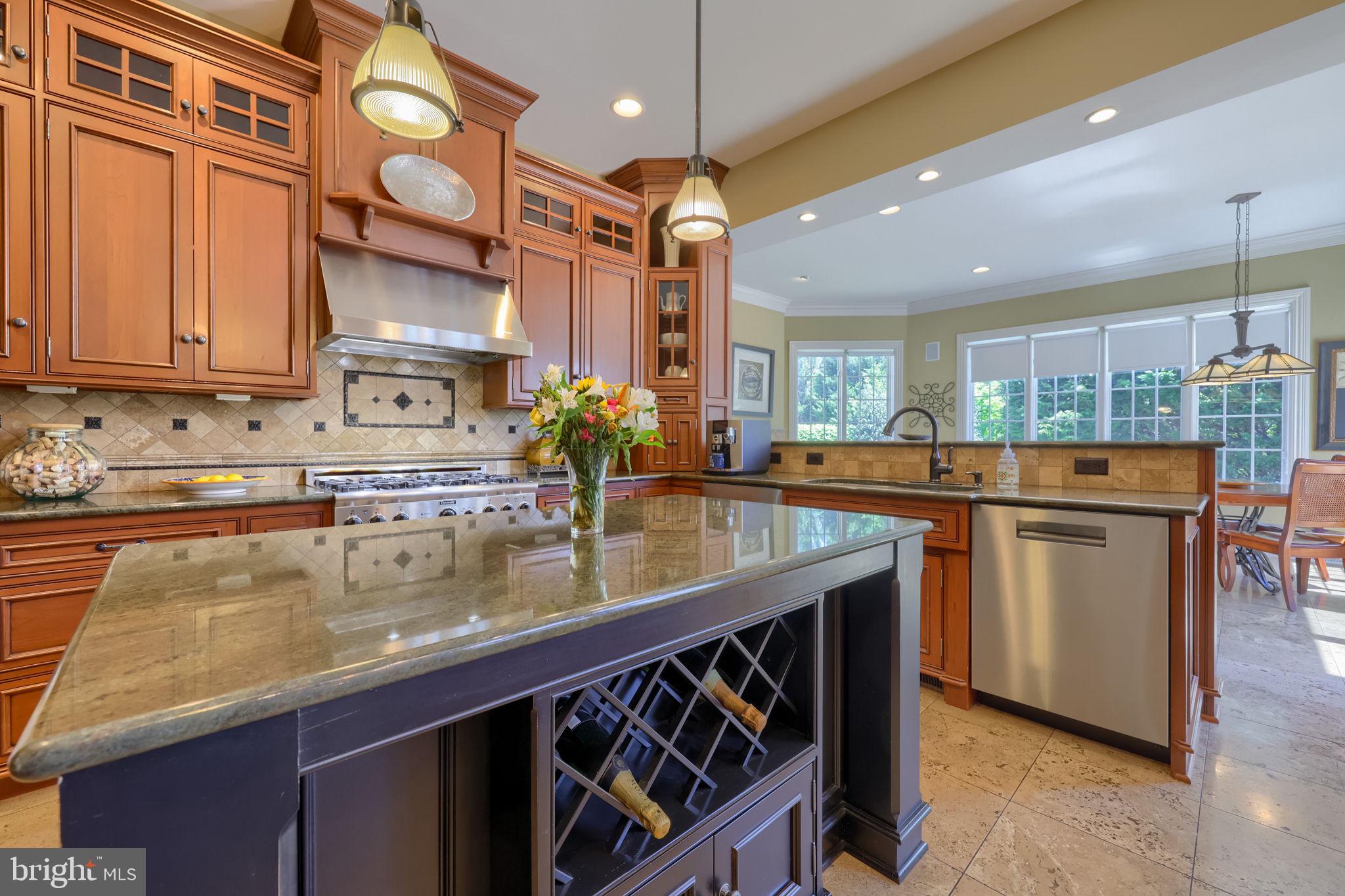 WELLESLEY MANOR - Residential