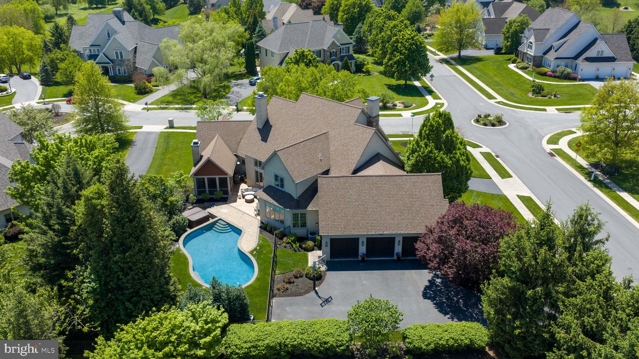 WELLESLEY MANOR - Residential
