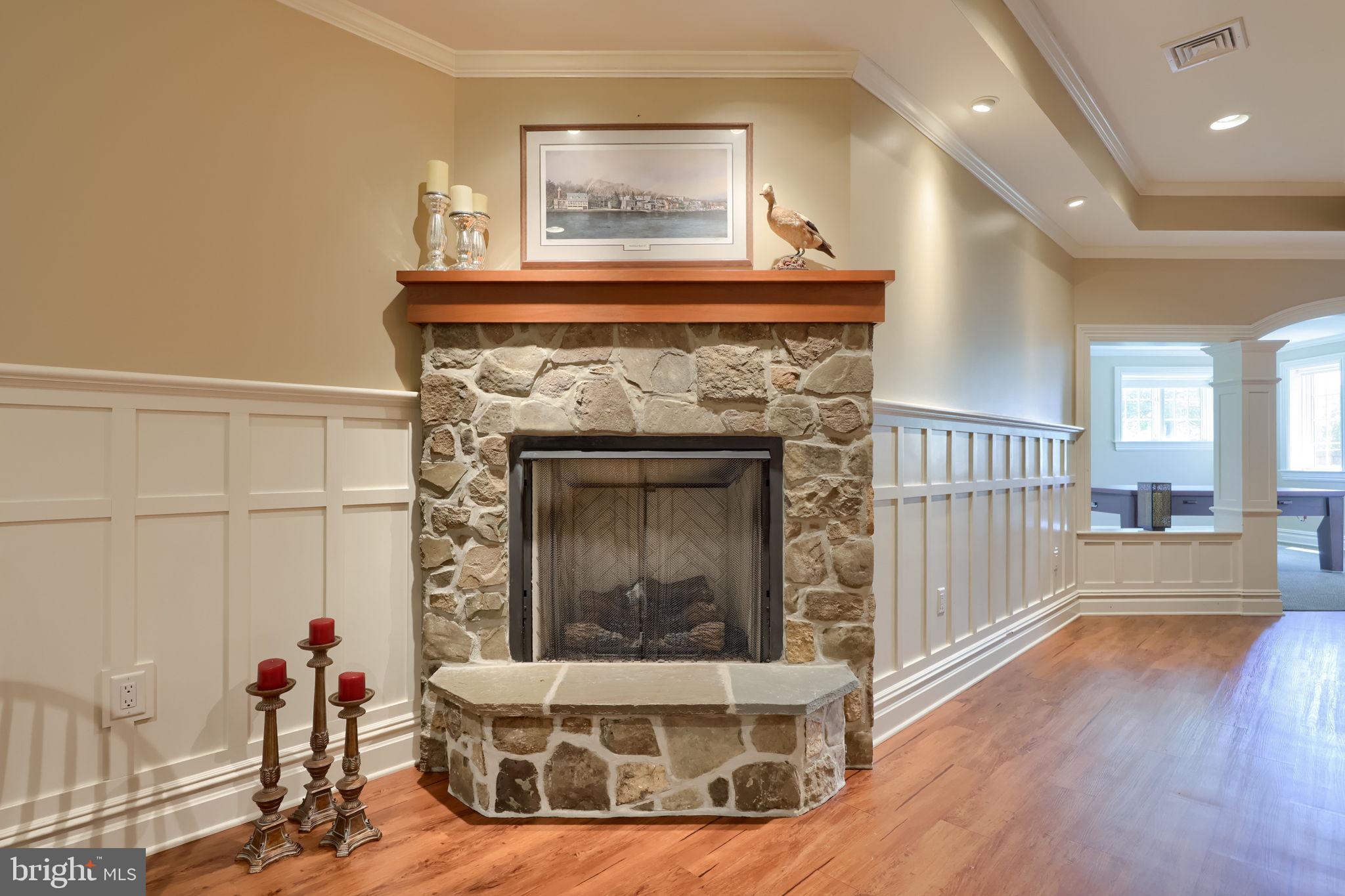 WELLESLEY MANOR - Residential
