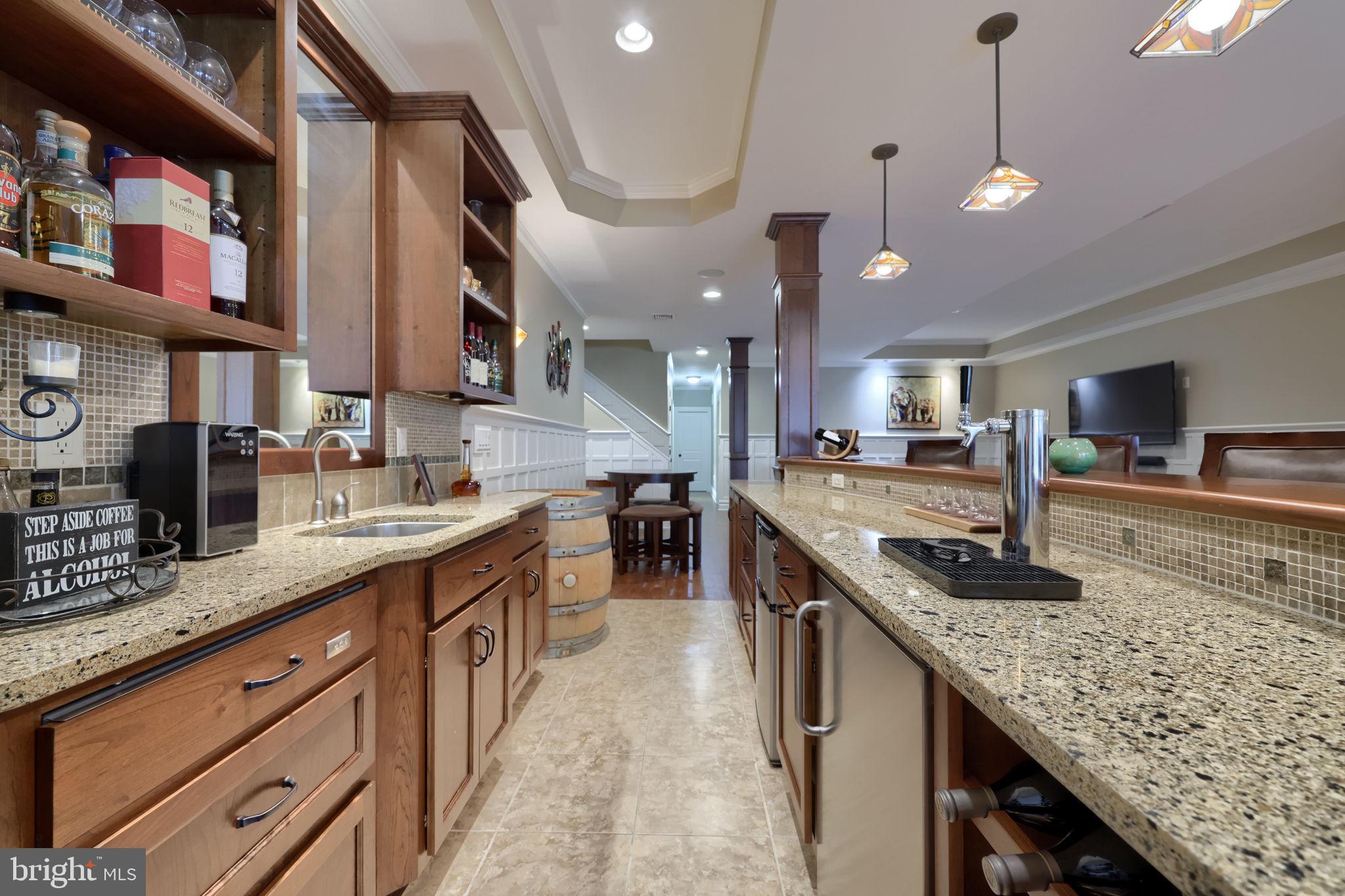WELLESLEY MANOR - Residential