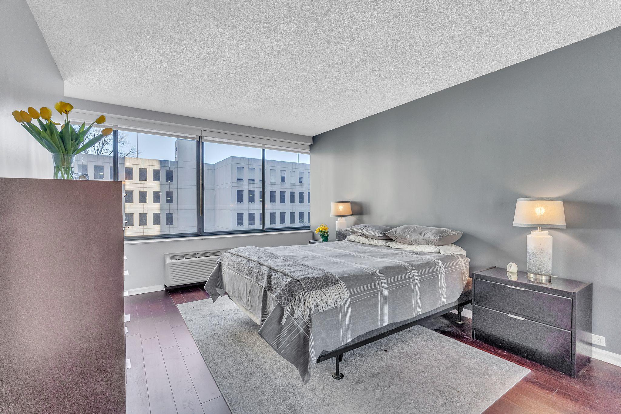 CITYVIEW CONDOMINIUMS - Residential