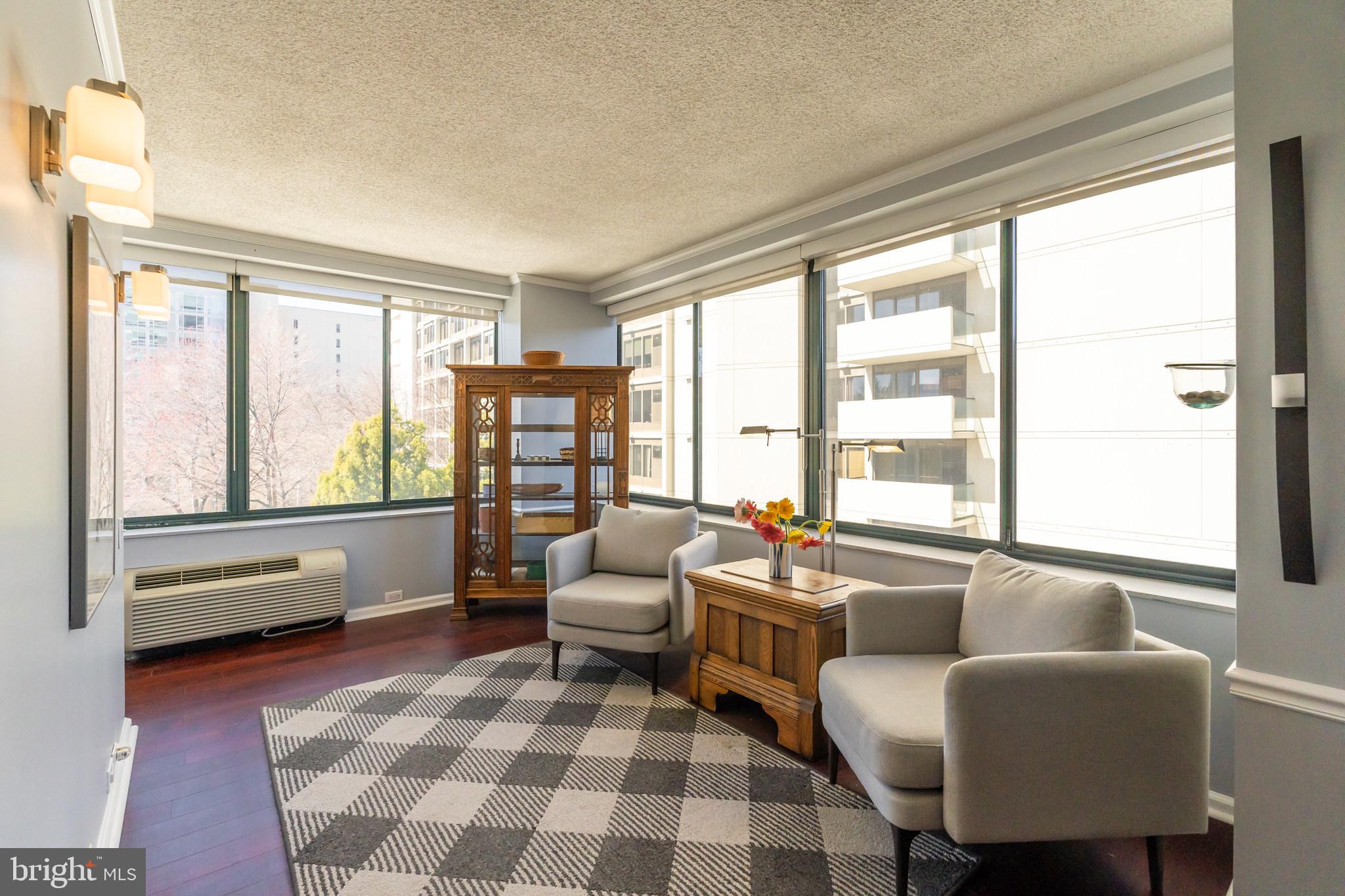 CITYVIEW CONDOMINIUMS - Residential