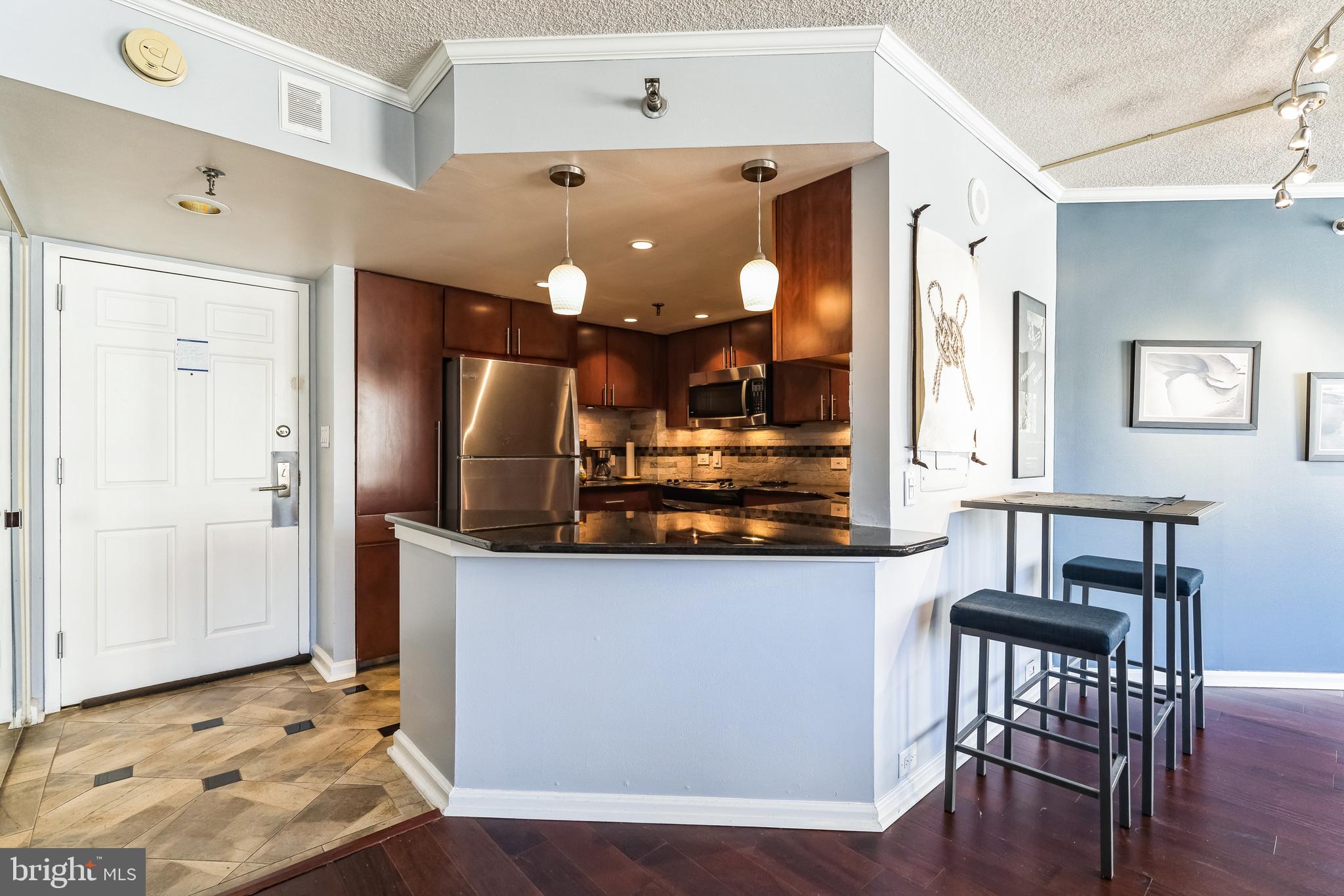 CITYVIEW CONDOMINIUMS - Residential