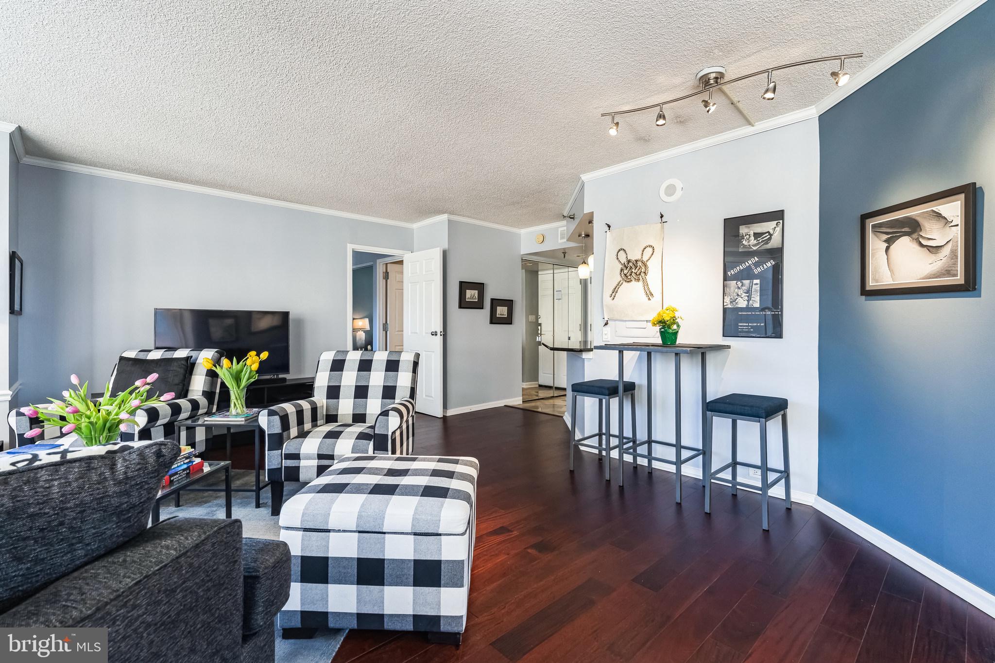 CITYVIEW CONDOMINIUMS - Residential
