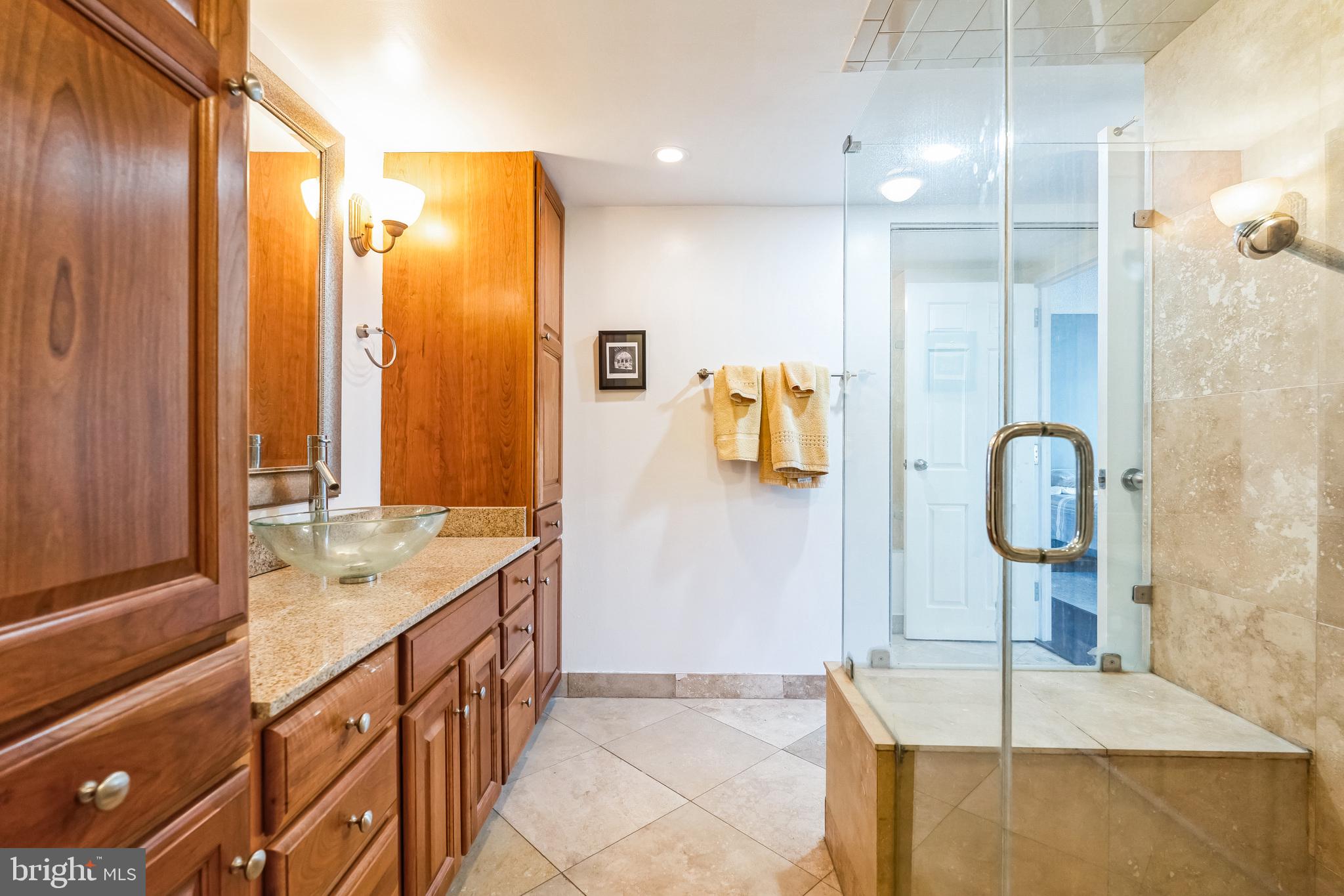 CITYVIEW CONDOMINIUMS - Residential
