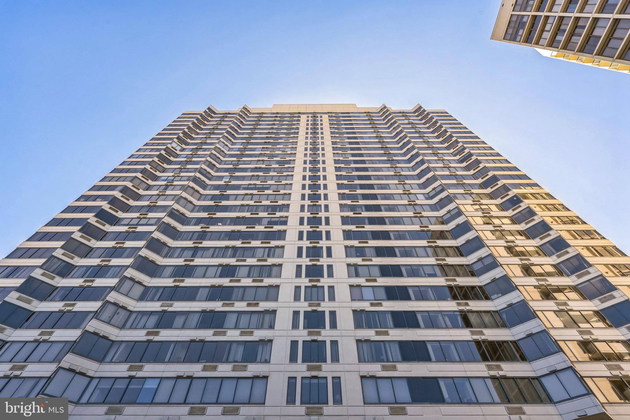 CITYVIEW CONDOMINIUMS - Residential